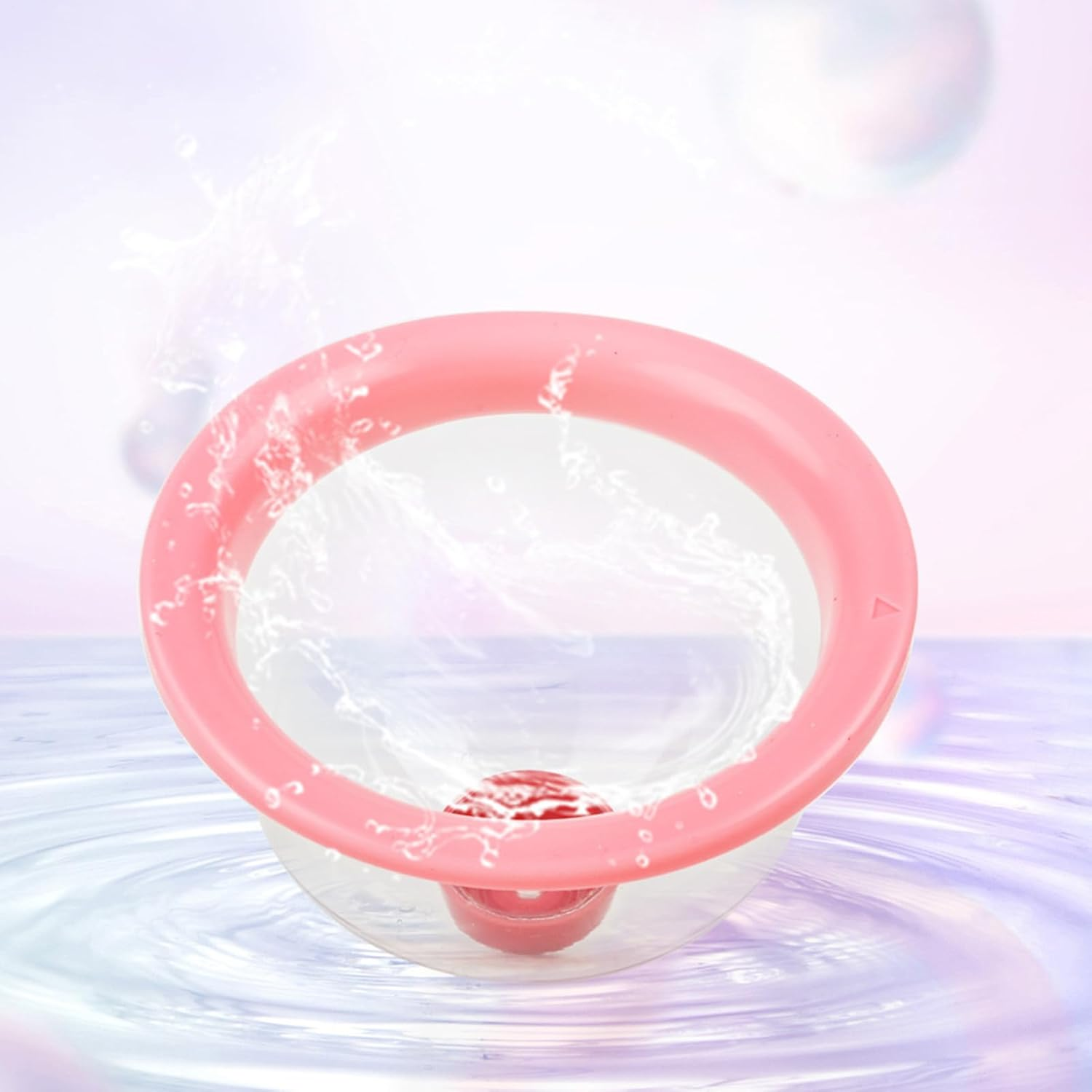Ein rosa Ring mit Wasser spritzt auf einem lila und weißen Hintergrund.