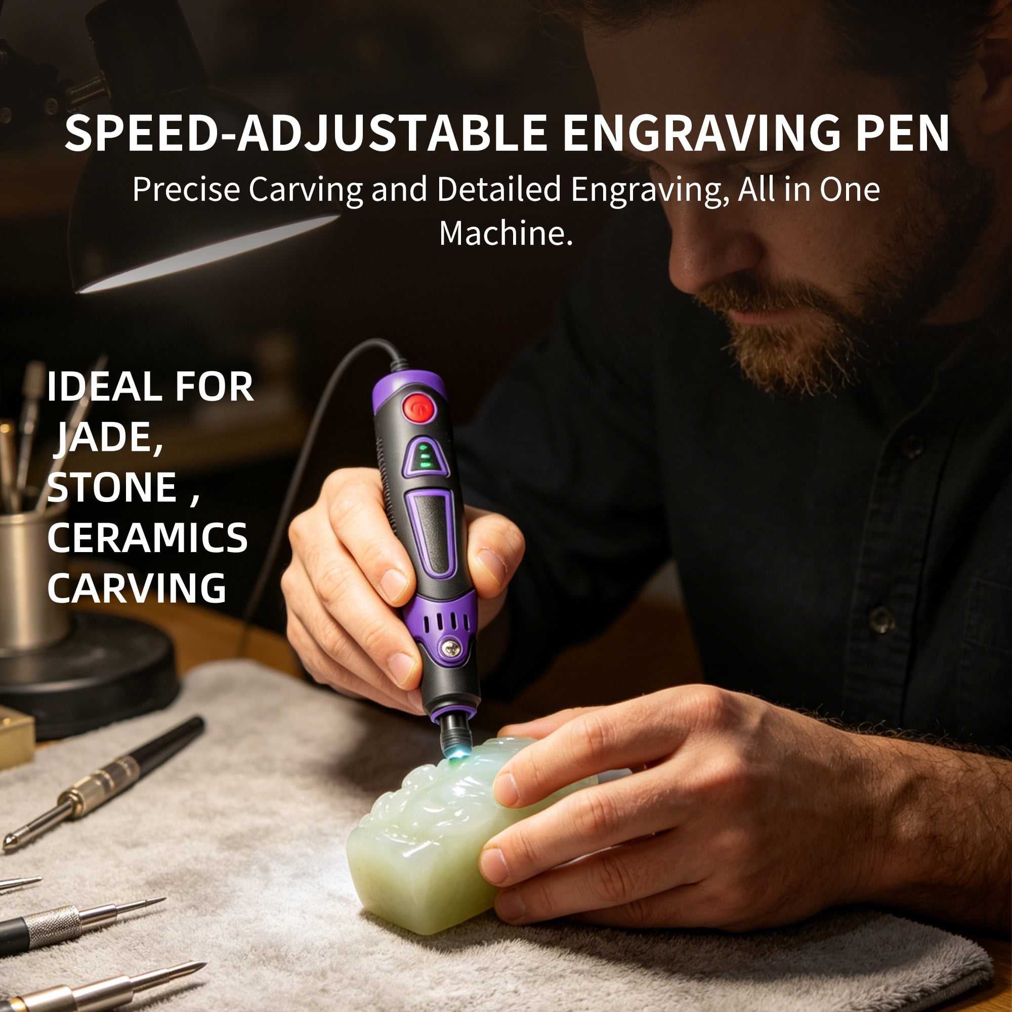 Mann graviert mit violettem Stift Jade. Werkzeuge und Lampe.