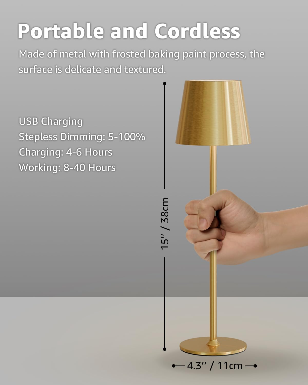 Goldene Tischlampe mit rundem Fuß, gehalten von einer Hand. Maße angegeben.