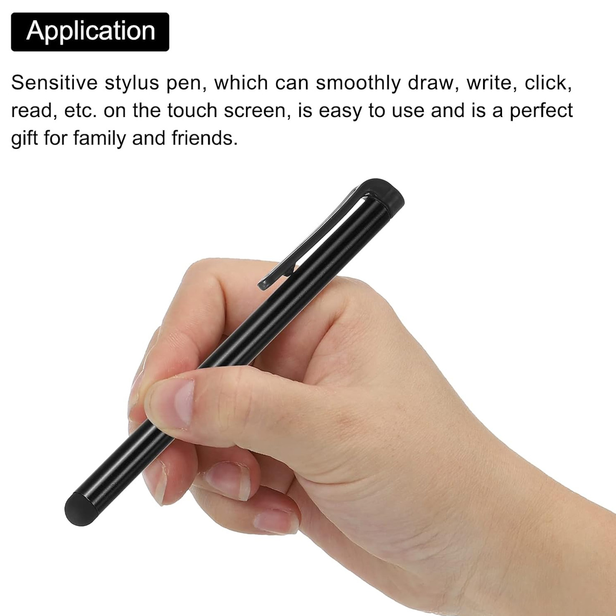 Eine Hand hält einen schwarzen Eingabestift mit Clip über einem weißen Hintergrund.