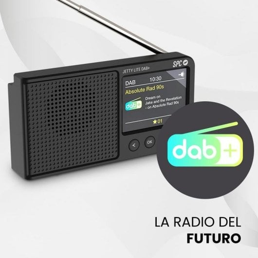 Una radio DAB+ negra con antena, mostrando música y hora.
