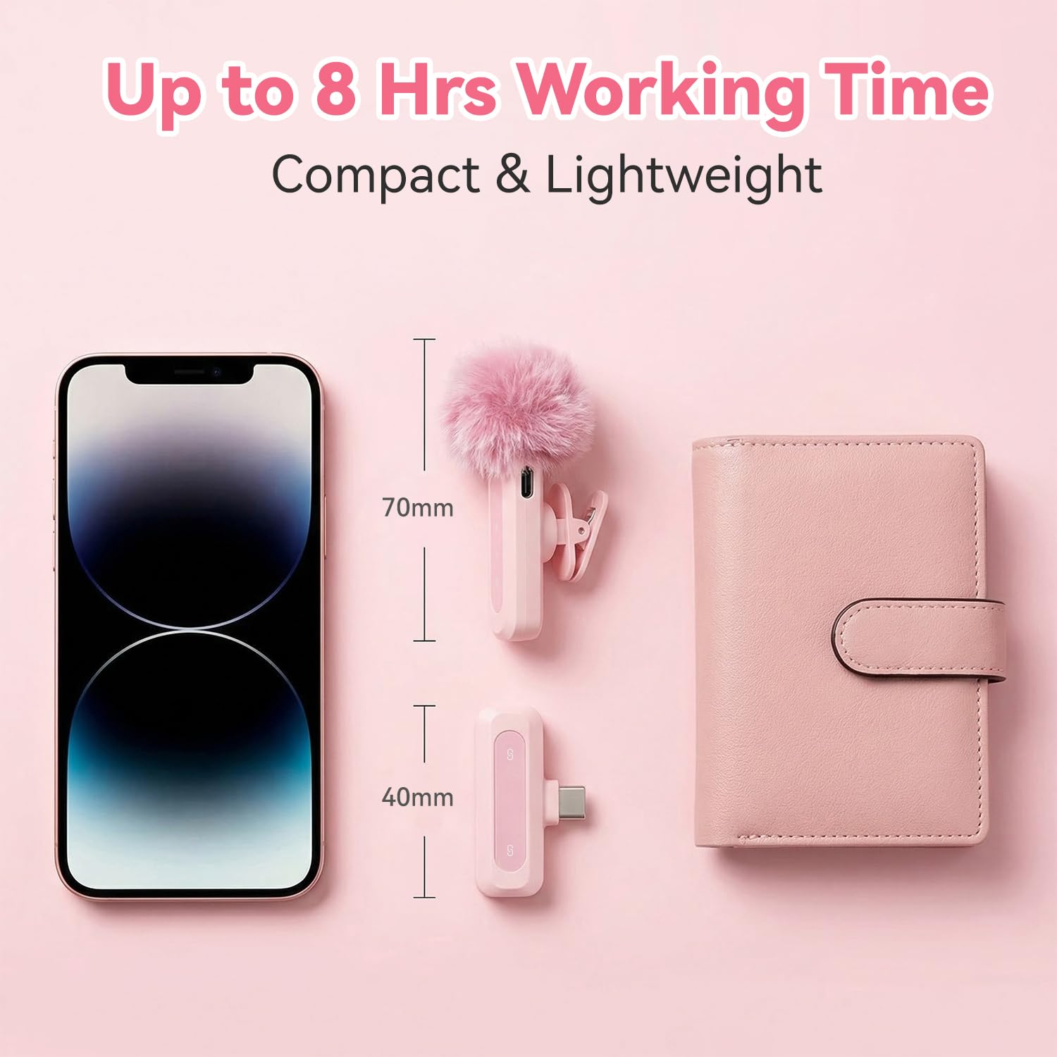 Ein rosa Mikrofon, ein USB-C-Empfänger und ein Telefon liegen auf rosa.