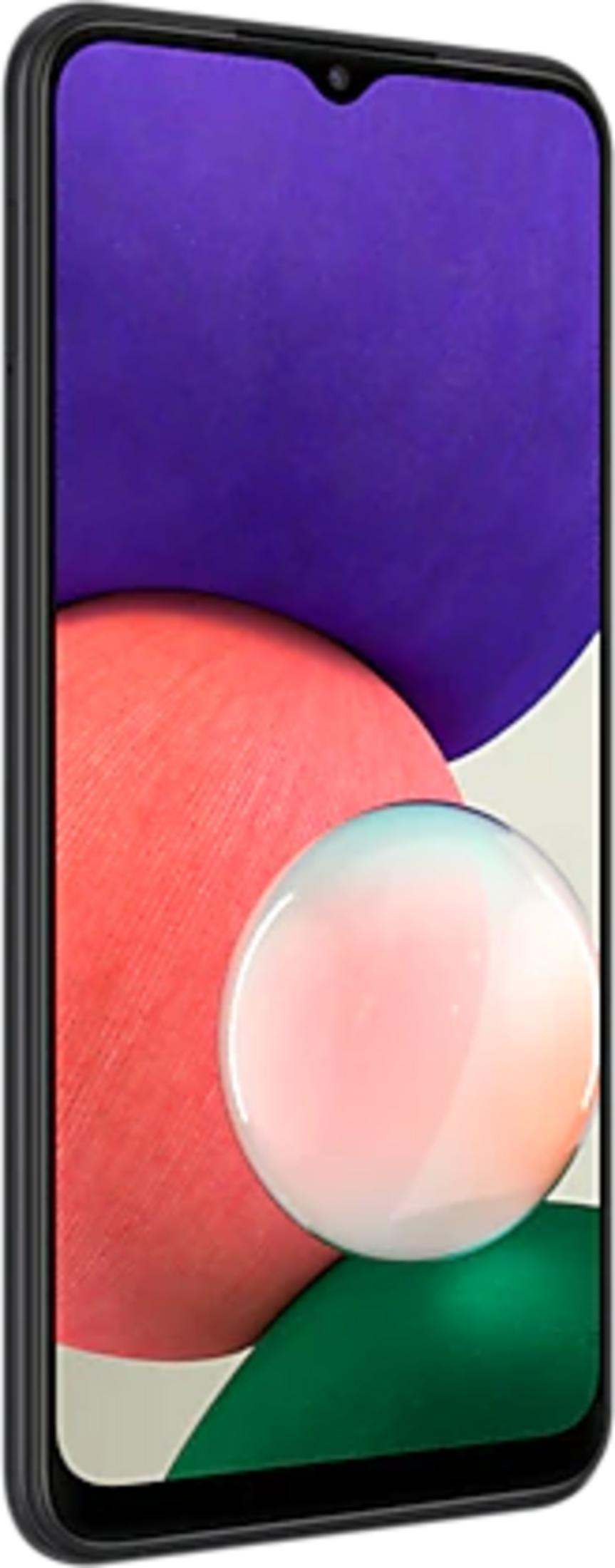 Uno smartphone con cornice nera e sfondo viola.