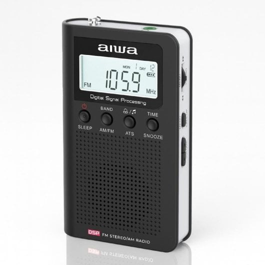 Una radio Aiwa portátil negra con pantalla digital mostrando 105.9 MHz.