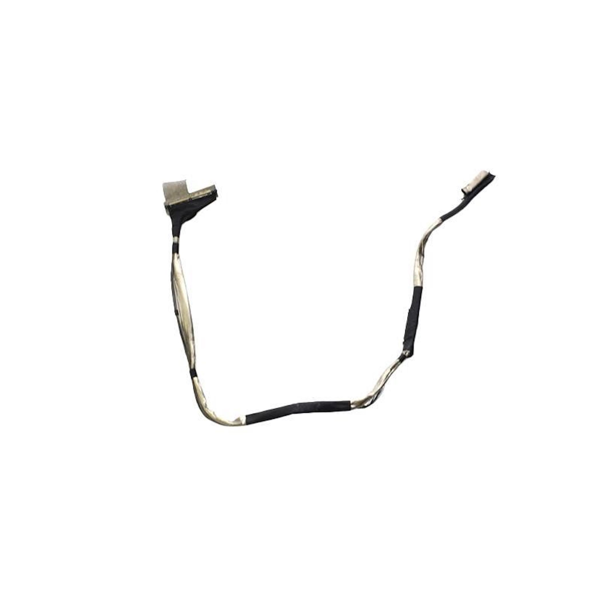 Un cable plano de portátil con dos conectores, aislado sobre fondo blanco.