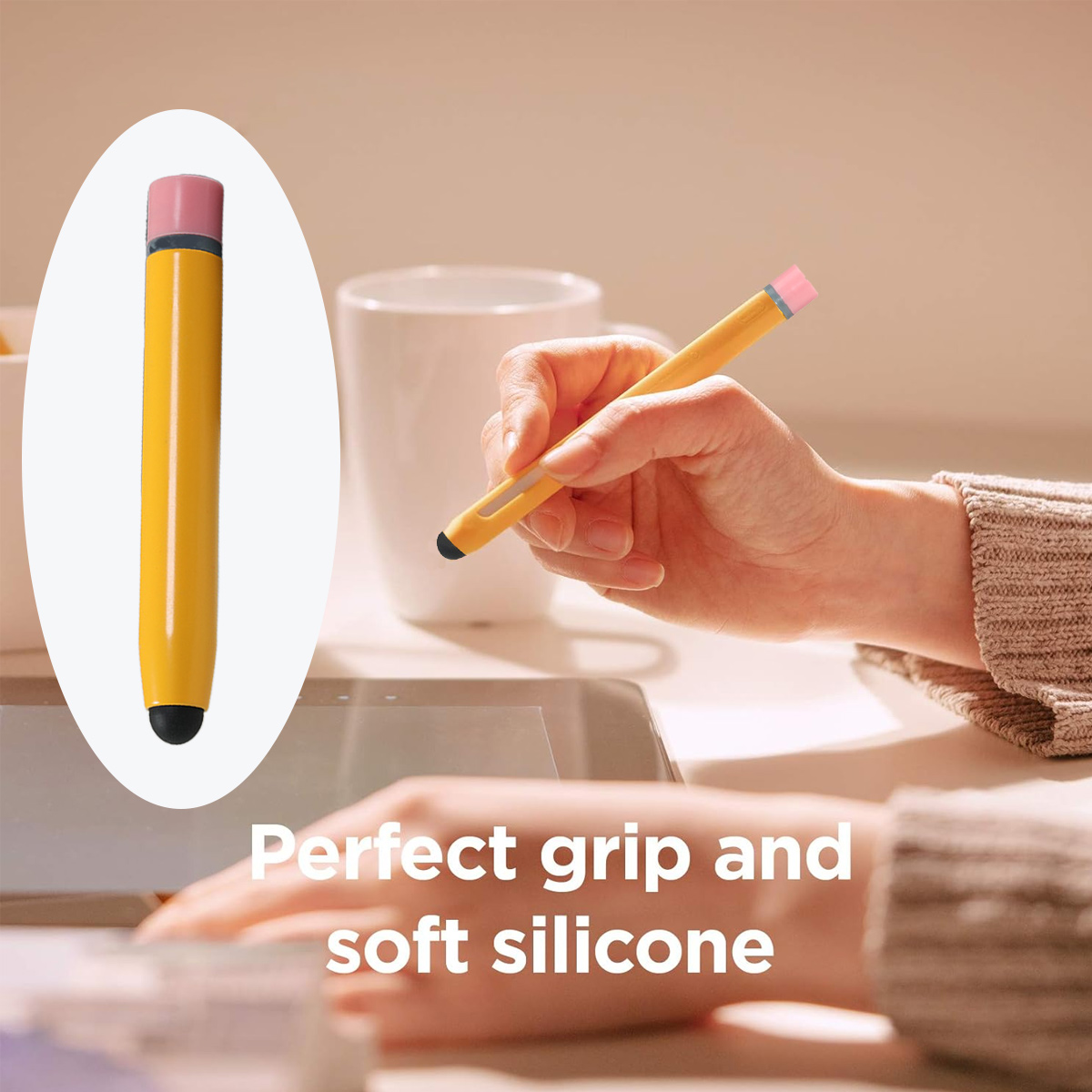 Gelber Stift in der Hand, rosa Spitze, schwarze Feder, auf einem Schreibtisch.