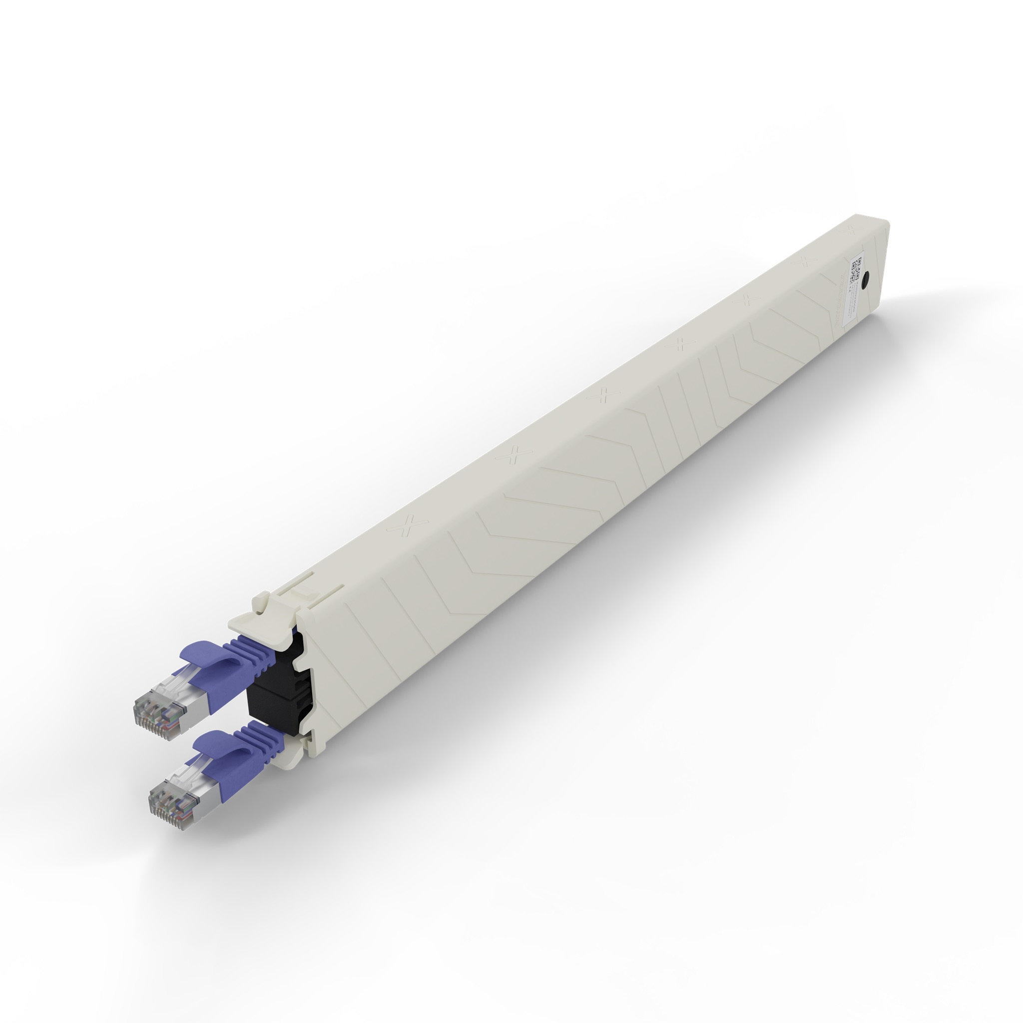 Uno strumento per la gestione dei cavi beige chiaro con due cavi Ethernet blu.