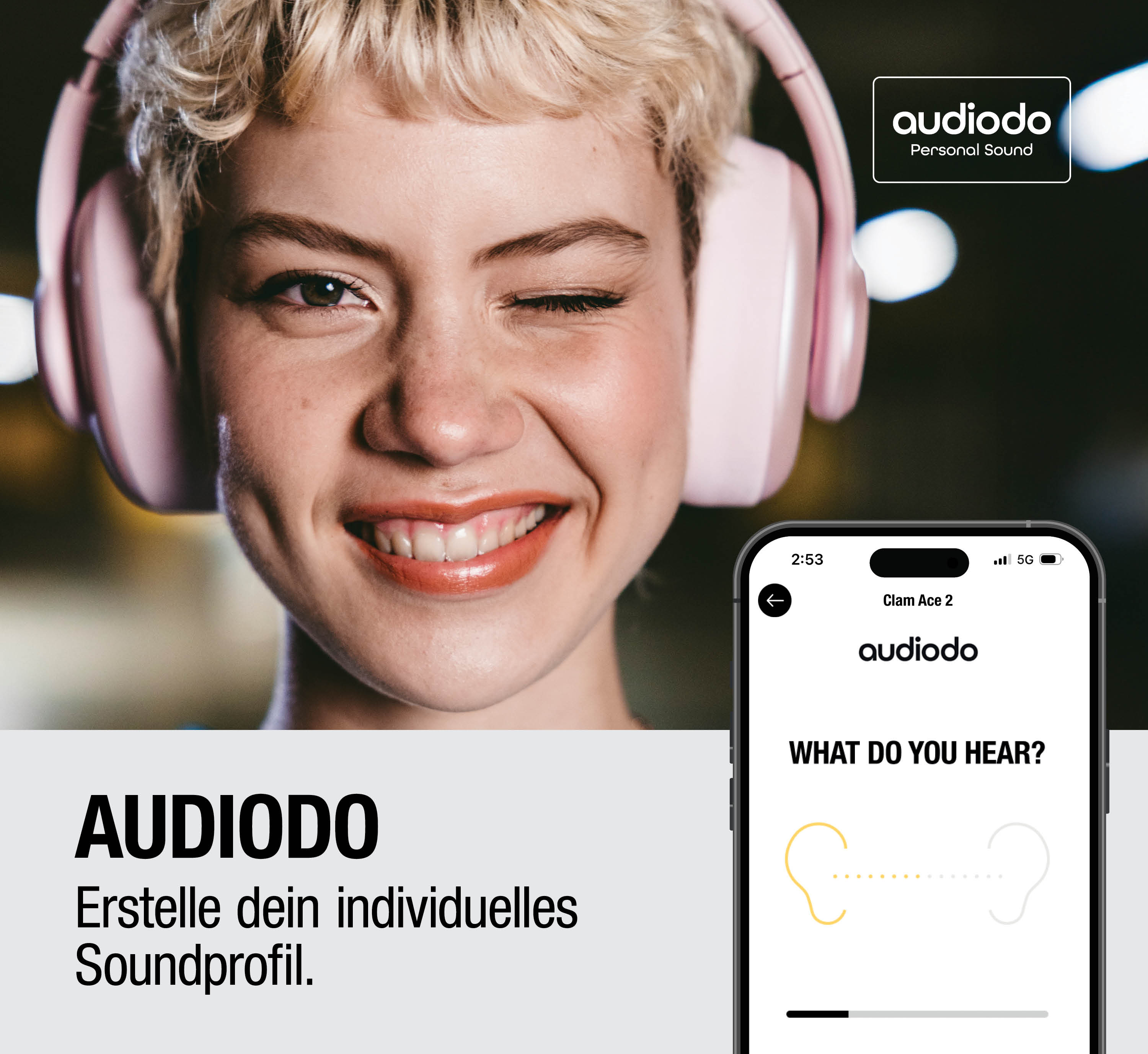 Eine Frau mit Kopfhörern zwinkert, daneben ein Smartphone mit der Audiodo-App.