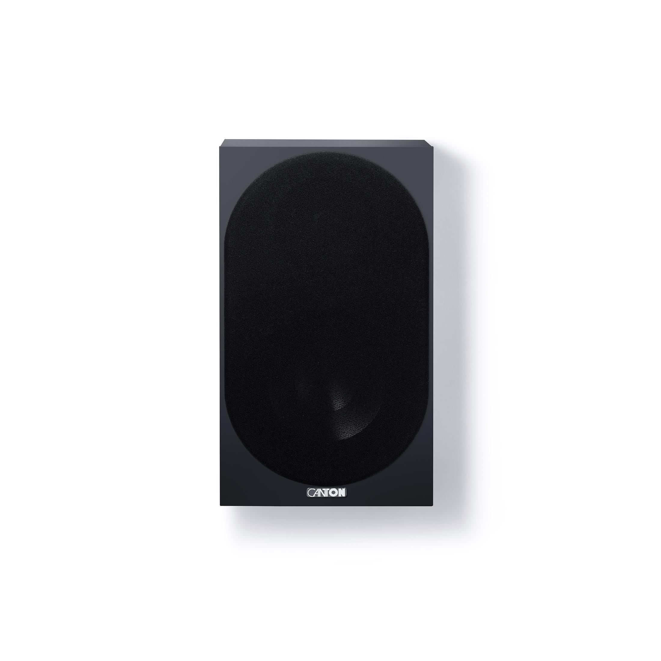 Ein schwarzer Canton Subwoofer auf weißem Hintergrund.