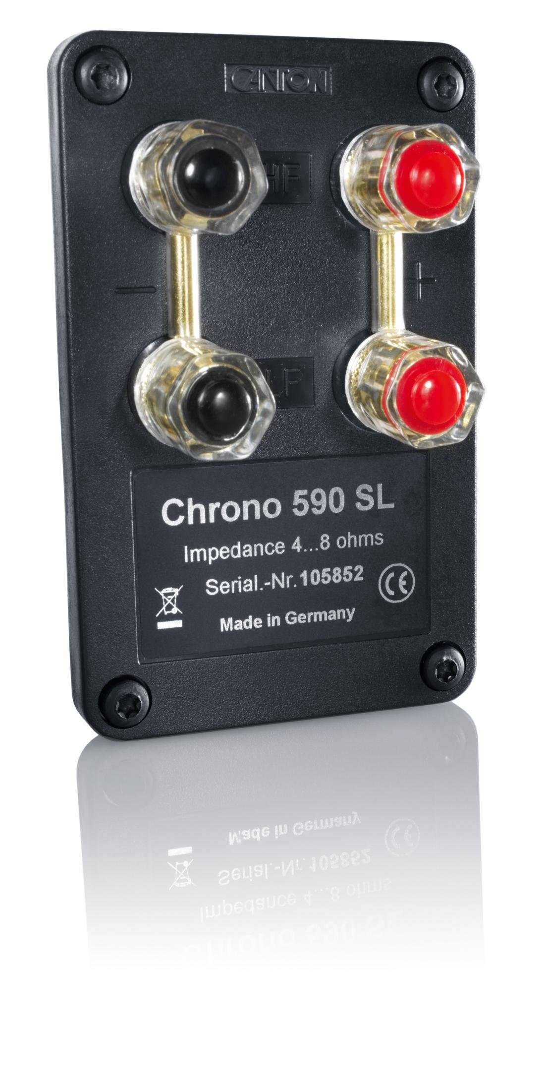 Morsettiera nera per altoparlante con connettori rossi e neri.