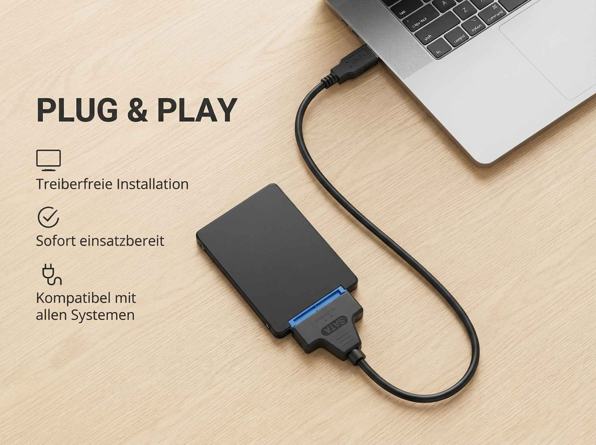 Schwarzes externes Festplattengehäuse an einem Laptop via USB-Kabel angeschlossen.