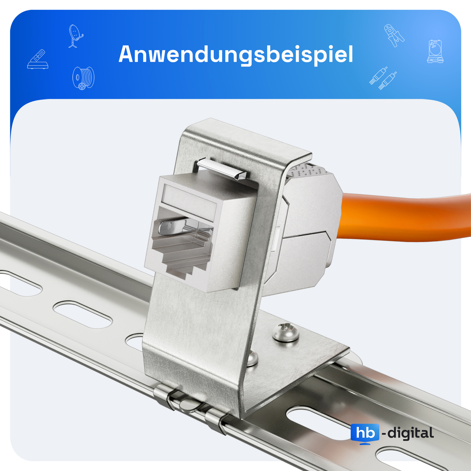 Ein silberner Netzwerkstecker mit orangefarbenem Kabel, montiert auf einer Hutschiene.