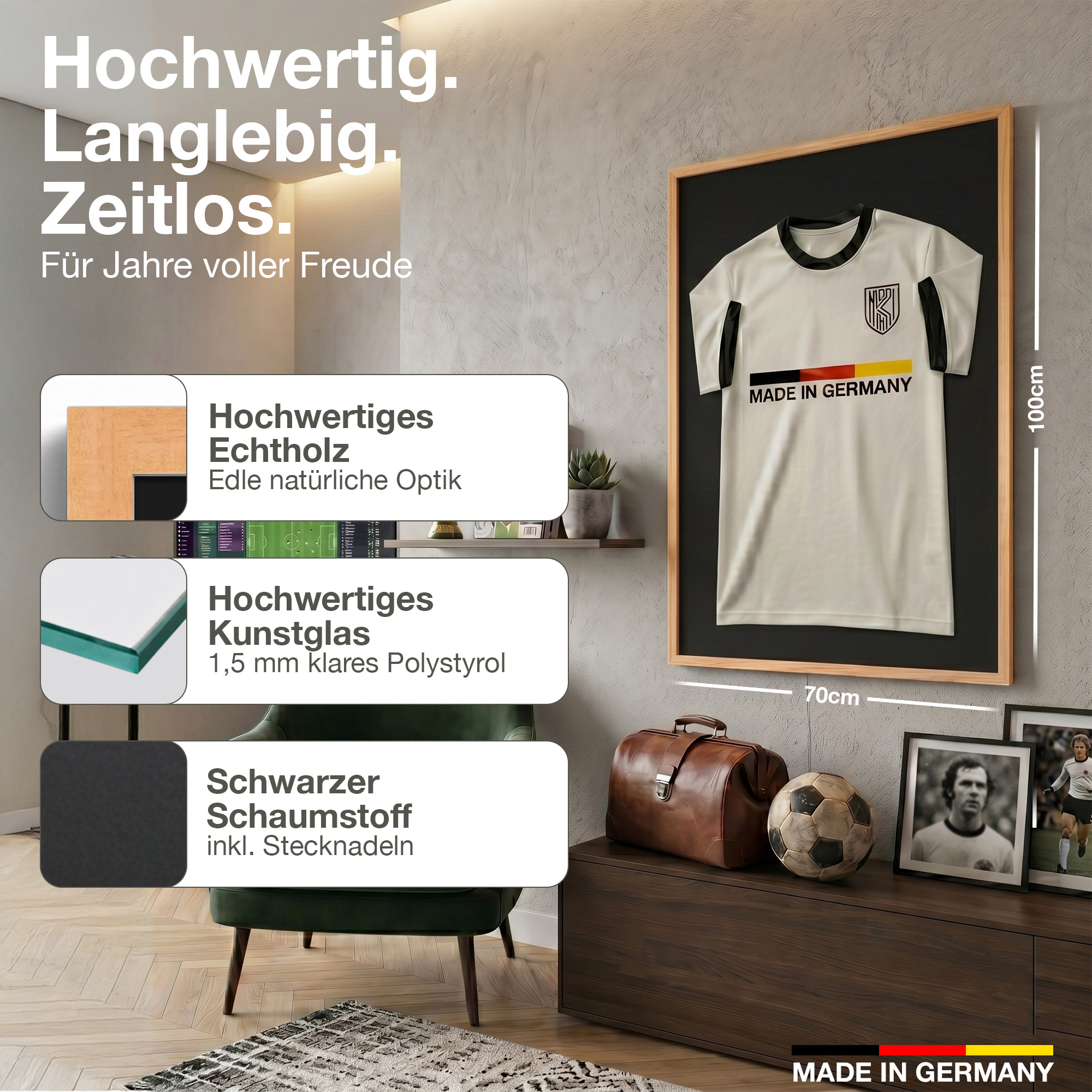 Gerahmtes Fußballtrikot mit "MADE IN GERMANY"-Aufschrift auf einem Sideboard.
