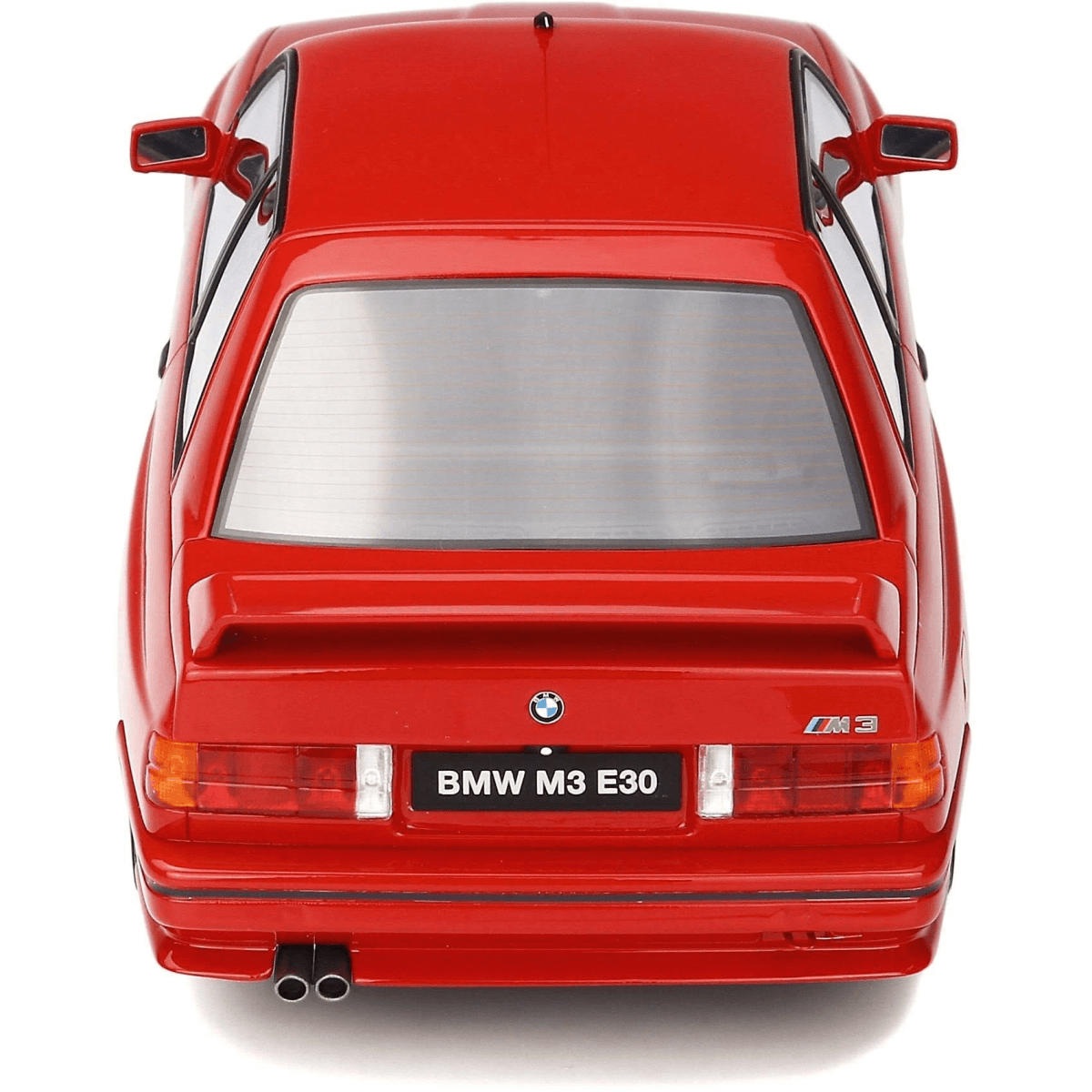 Rückansicht eines roten BMW M3 E30 Spielzeugautos mit zwei Auspuffrohren.