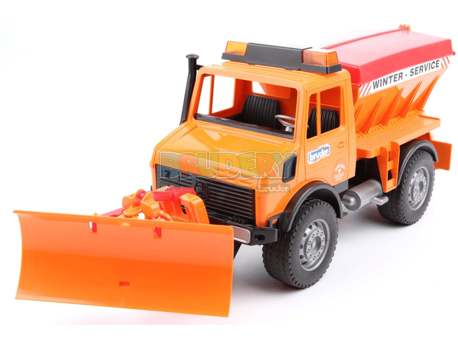 Orange Spielzeug-Schneepflug mit rotem Streuer und 