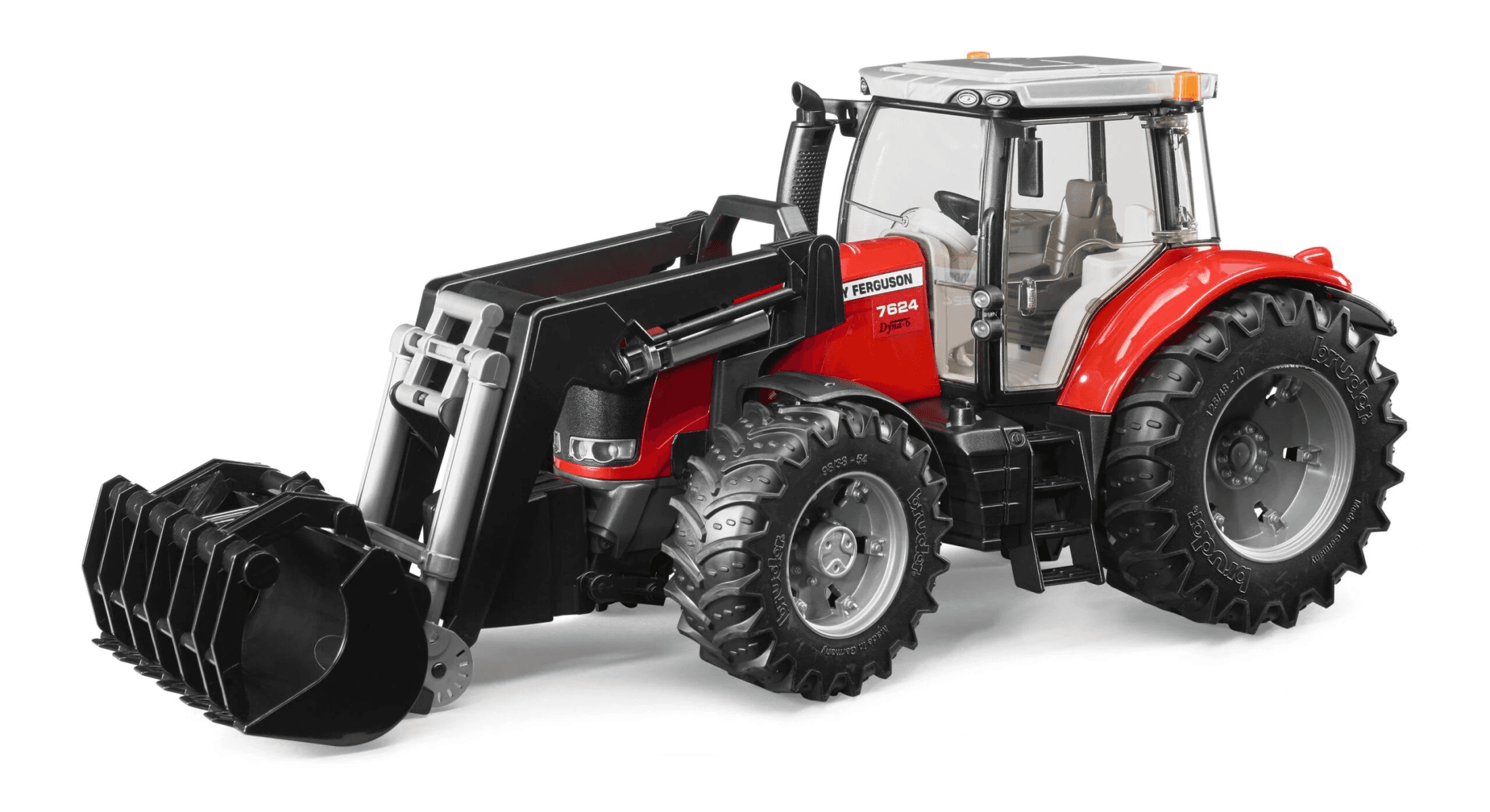 Tractor Massey Ferguson rojo con pala frontal, detallado, aislado sobre blanco.