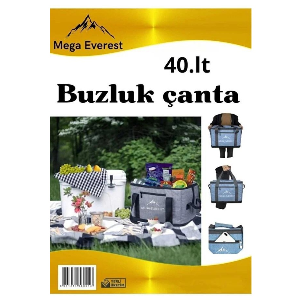 Açık havada battaniye üzerinde yiyecek ve içecek bulunan piknik çantası.