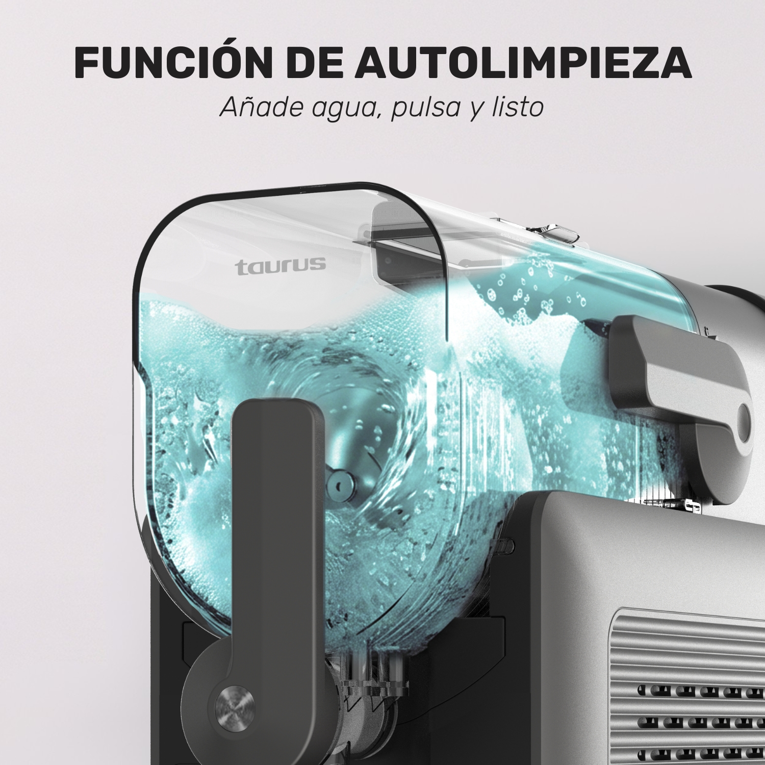 Una licuadora con un recipiente transparente que muestra agua azul girando. Logo Taurus visible.
