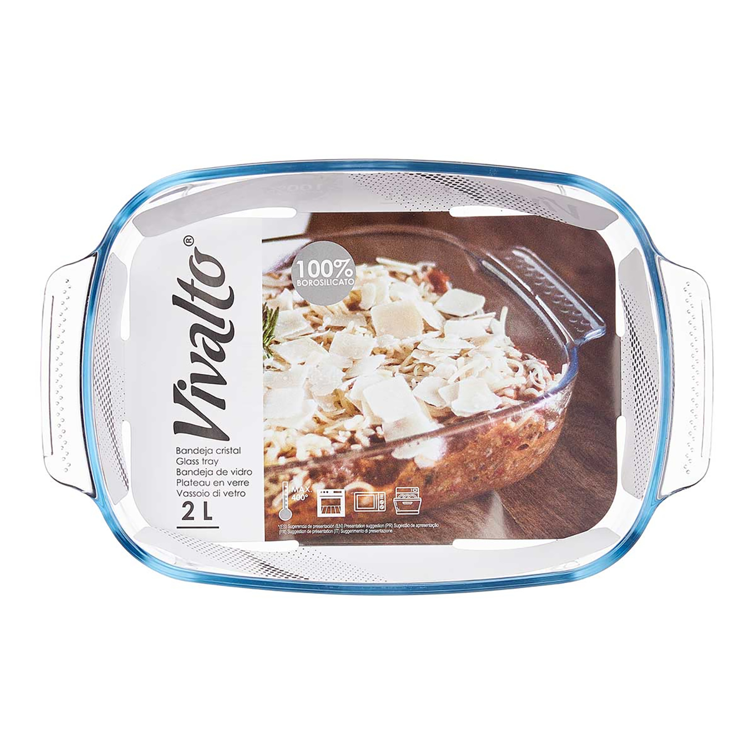 Una pirofila rettangolare in vetro con manici, ripiena di lasagne e formaggio.