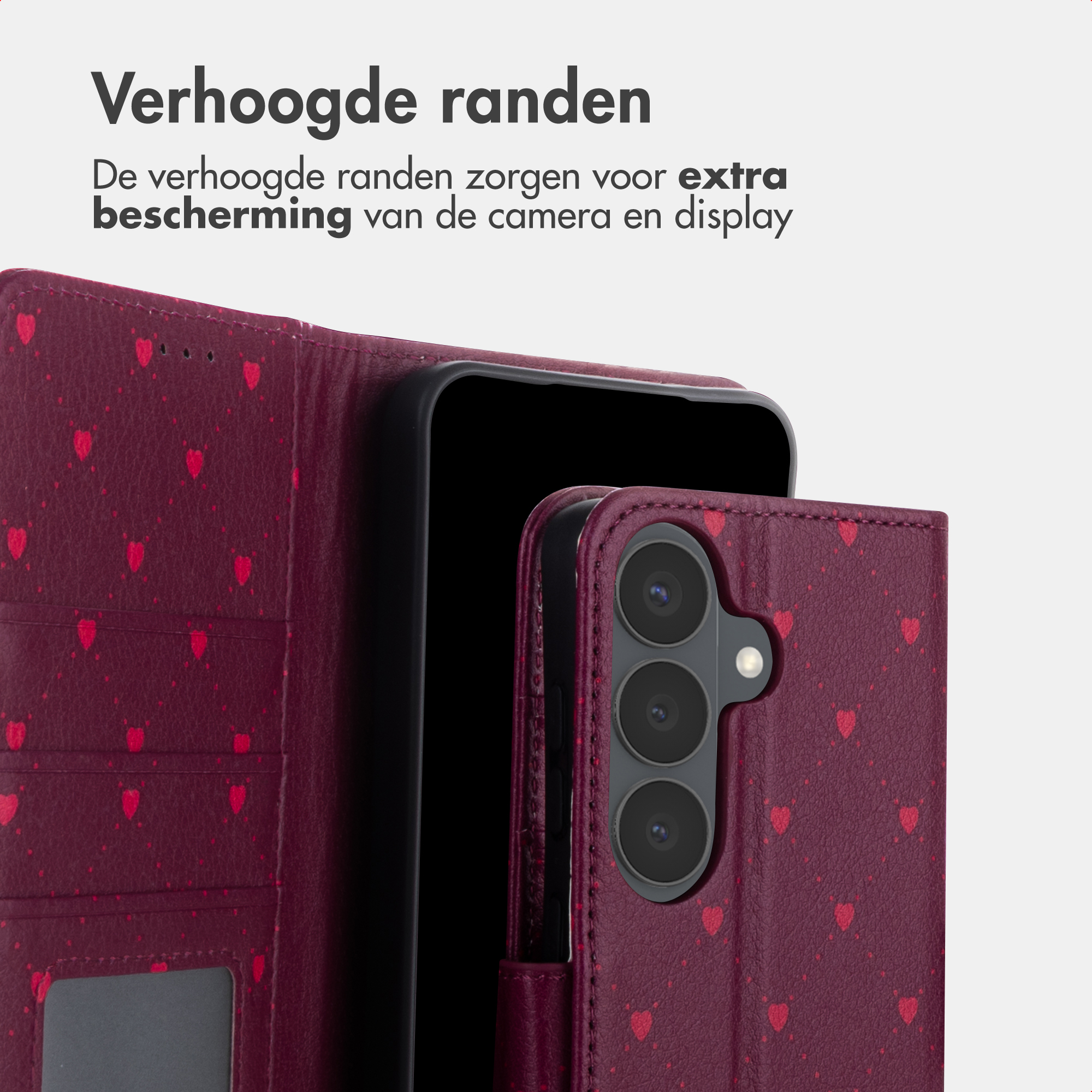 Bordeaux telefoonhoesje met kleine rode hartjes, met camera.