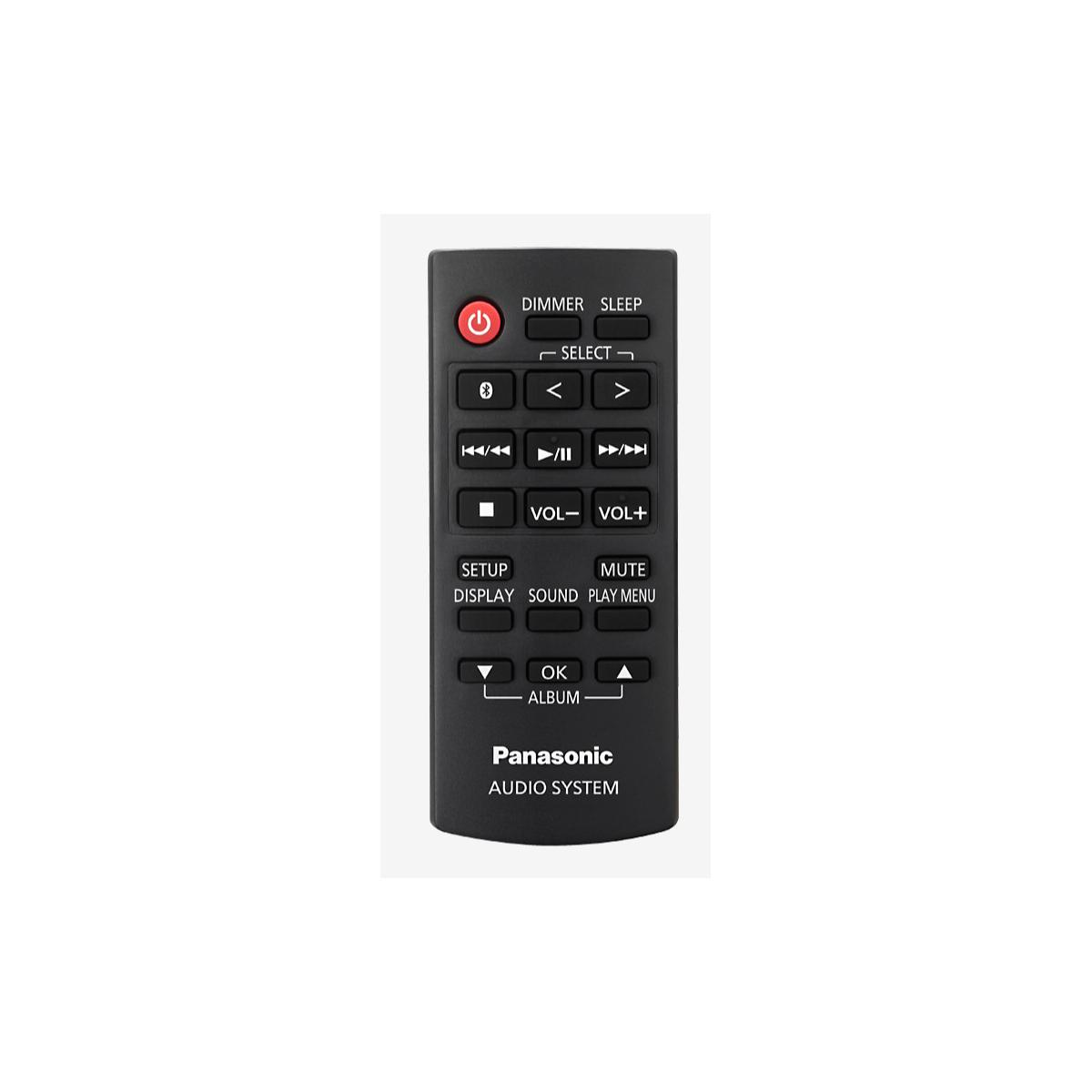 Un telecomando nero per sistema audio Panasonic con vari pulsanti per riproduzione e impostazioni.