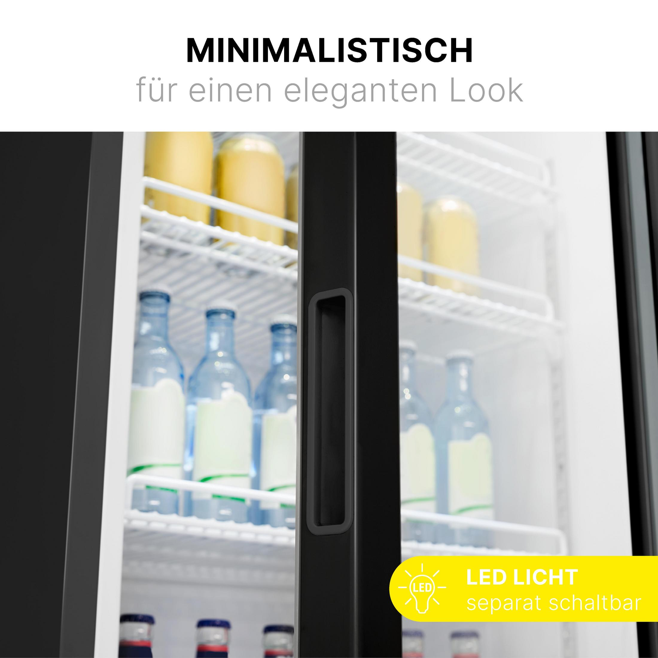 Ein moderner Kühlschrank mit Glaseinsatz, gefüllt mit Flaschen und Gläsern.