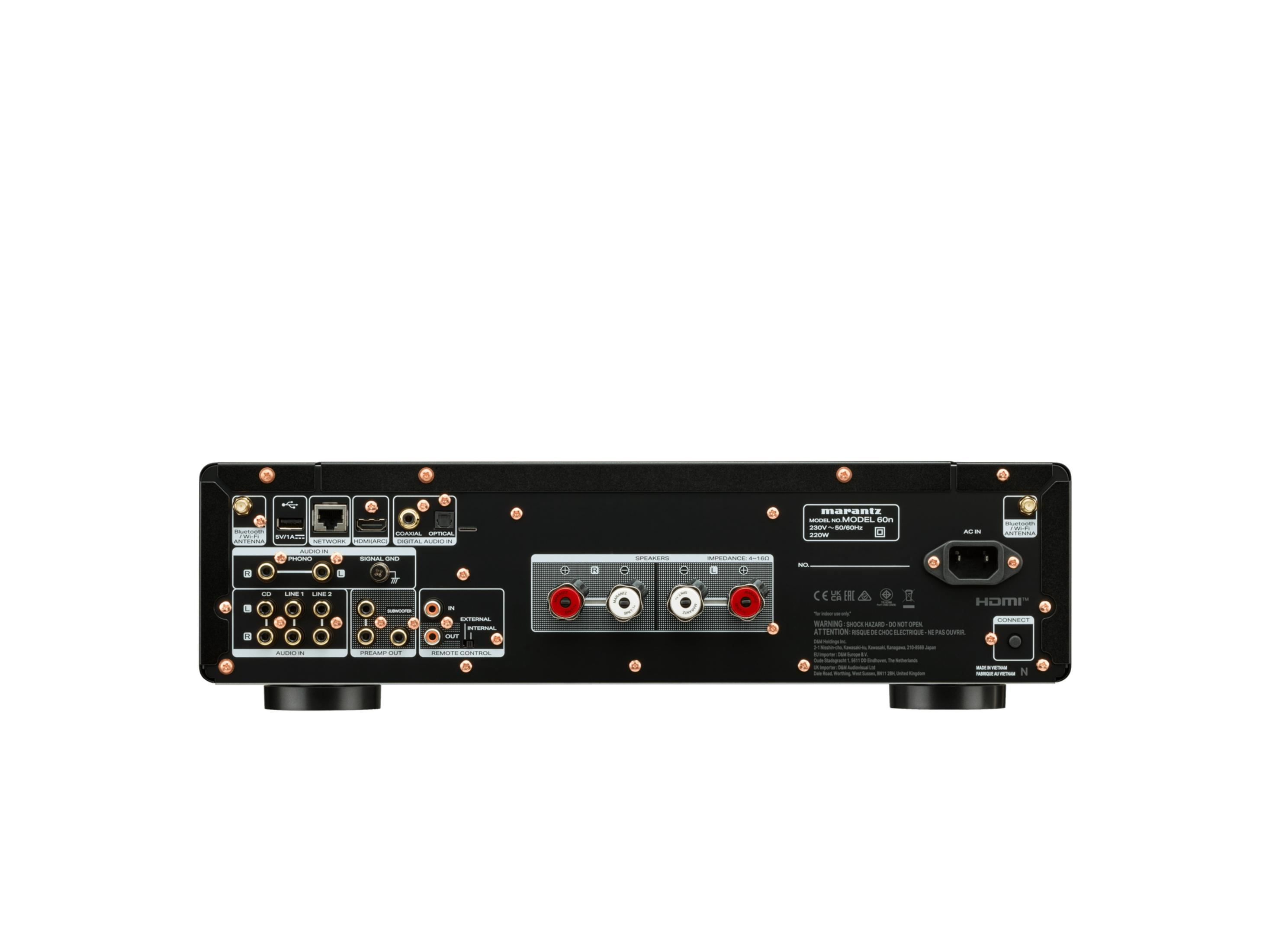 Rückseite eines Marantz 60n Receivers mit Anschlüssen für Strom, Lautsprecher, Audio und Netzwerk.