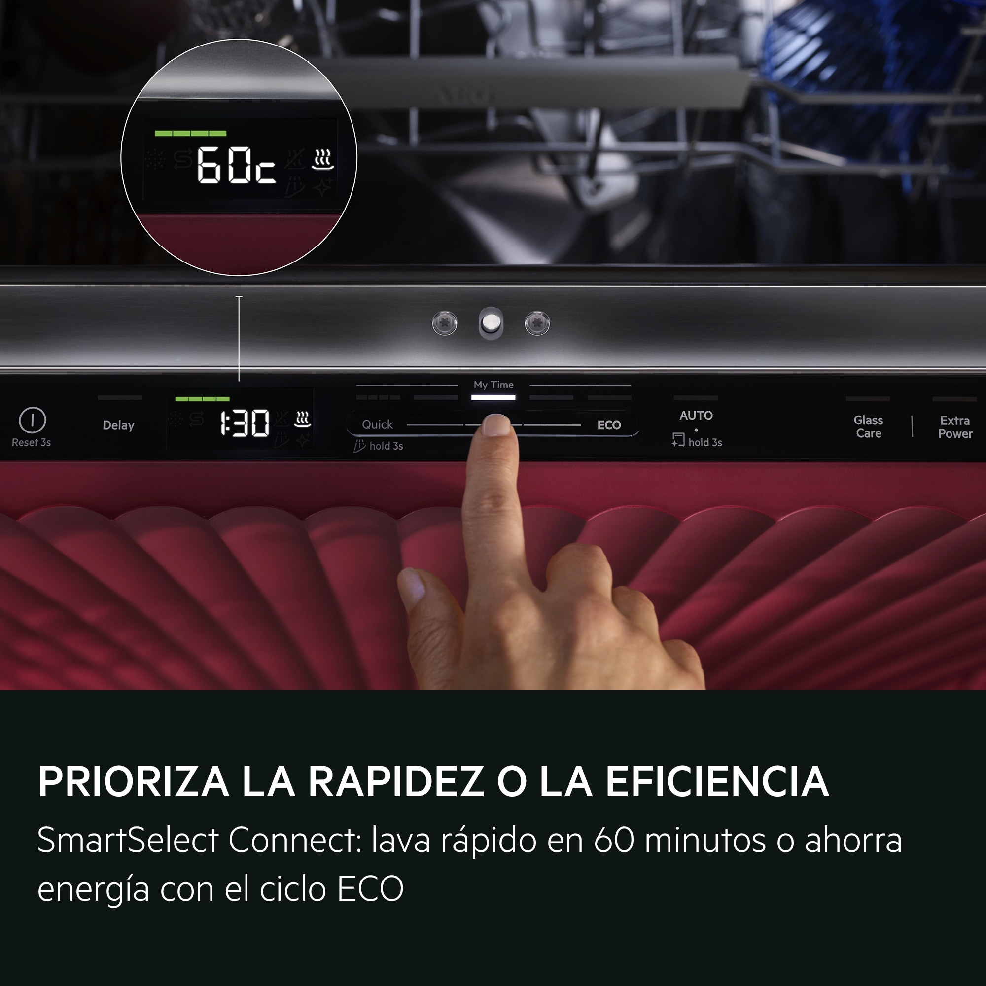 Un dedo presiona el botón 'My Time' en el panel de control de un lavavajillas.