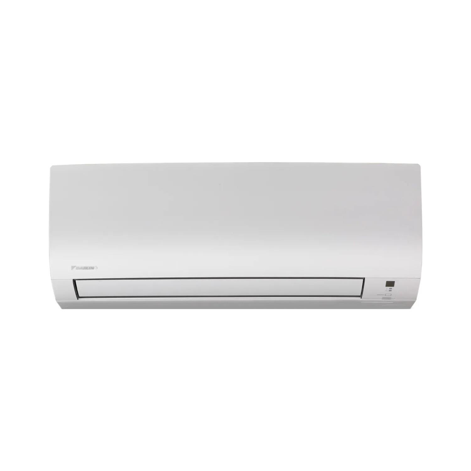 Havalandırma delerine ve küçük bir ekrana sahip beyaz bir Daikin klima.