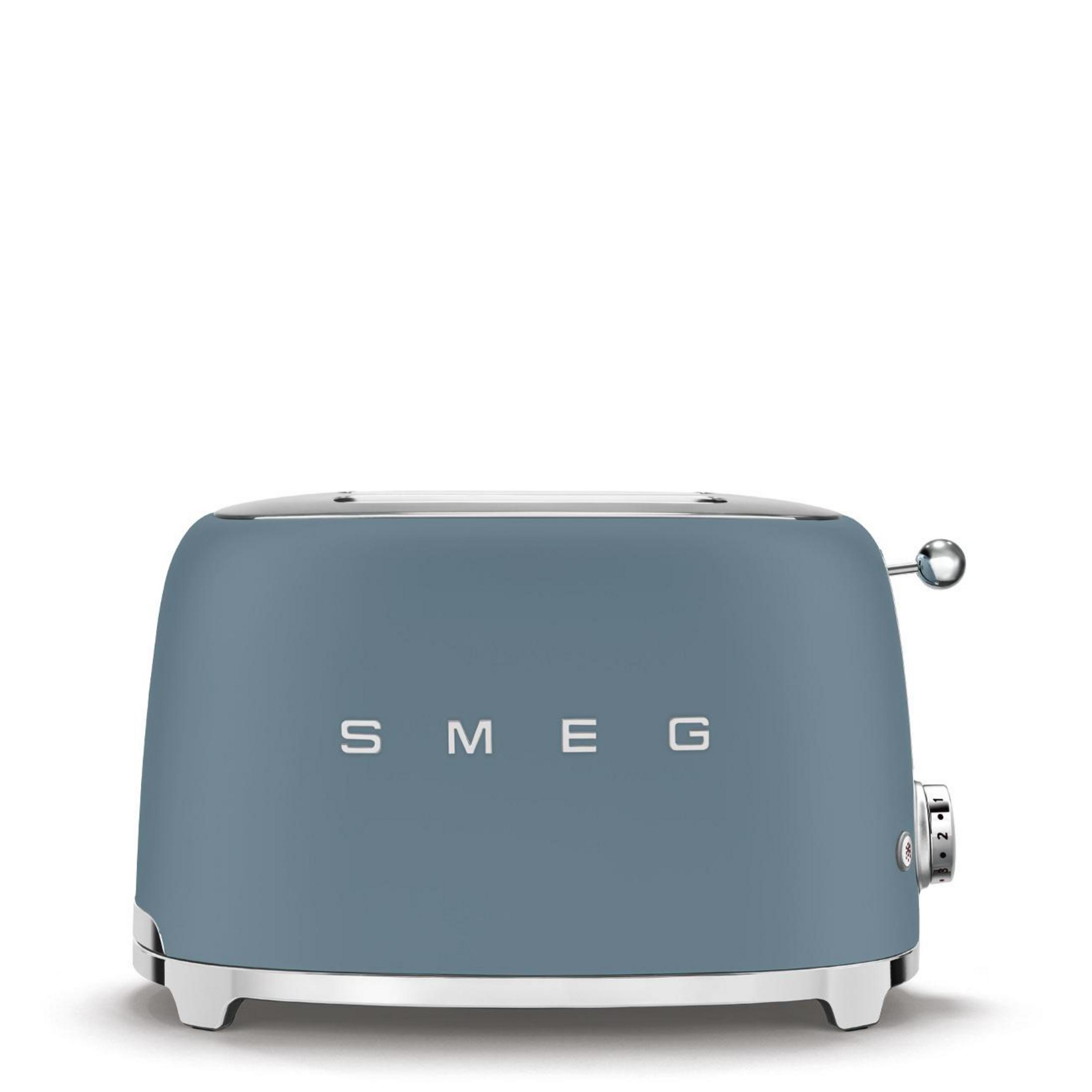 Krom detaylı mavi SMEG ekmek kızartma makinesi ve kontrol düğmesi.