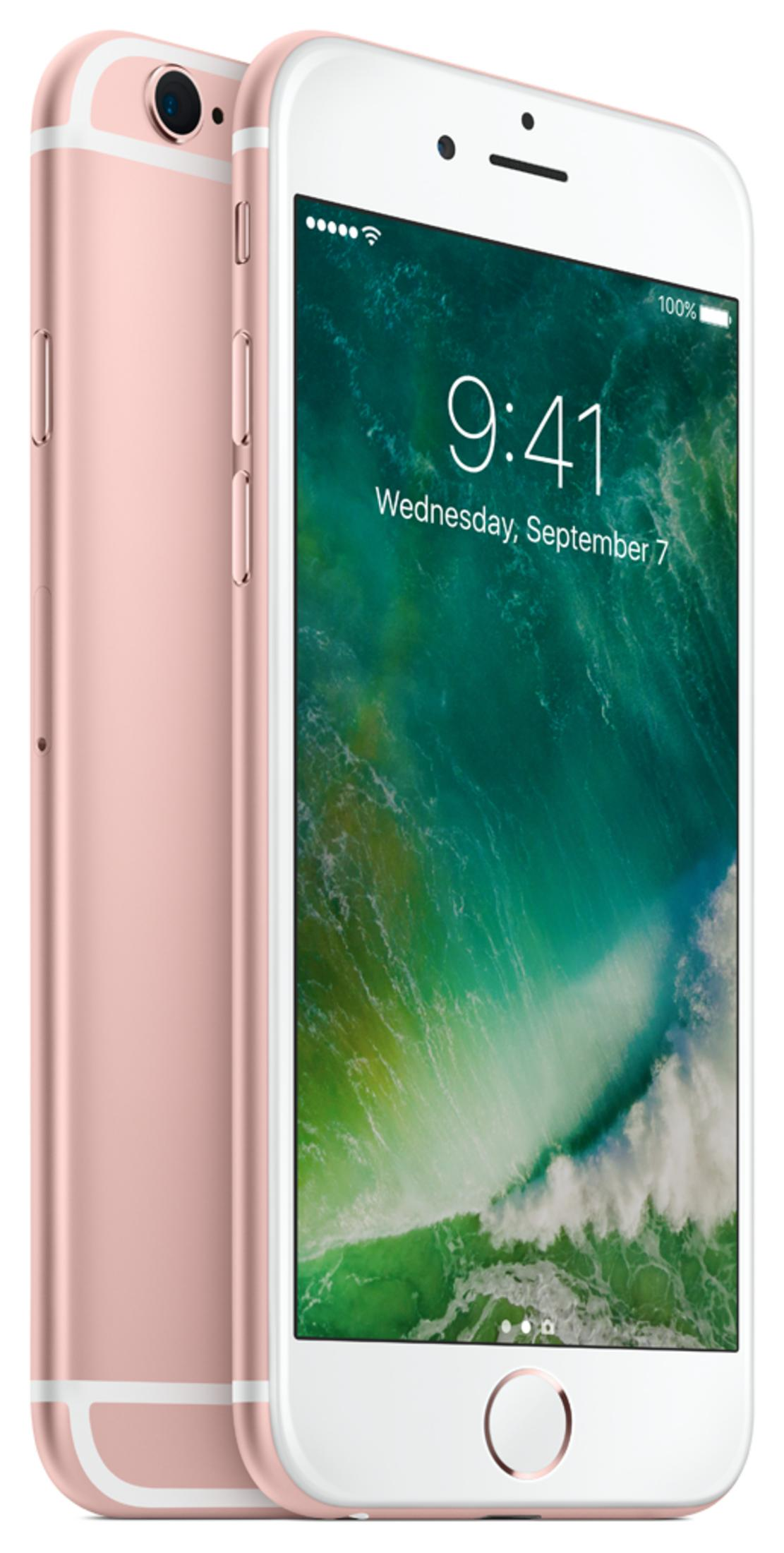 Zwei rosafarbene iPhones nebeneinander, eines zeigt den Sperrbildschirm.