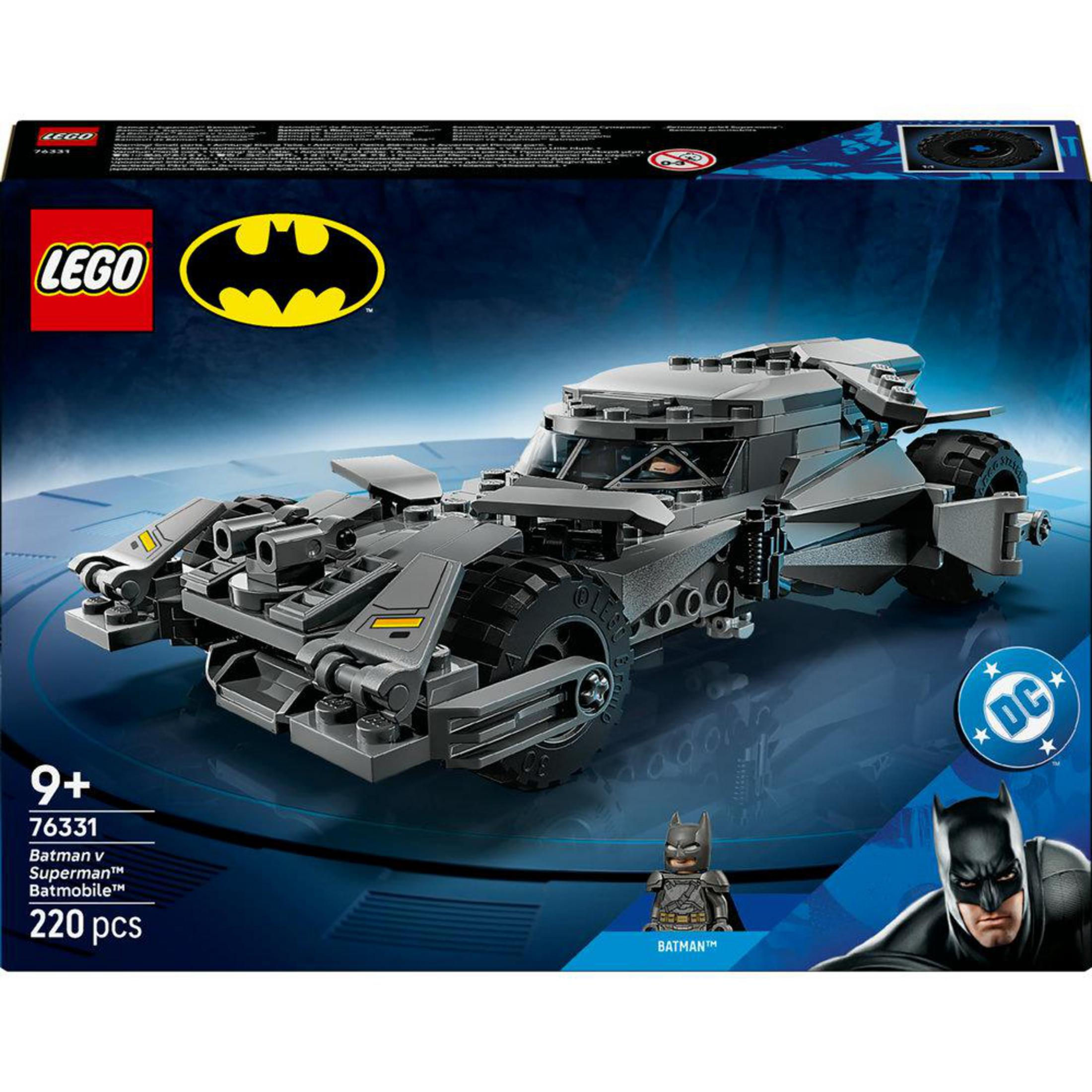 Scatola del set LEGO Batman v Superman Batmobile con macchinina e personaggio di Batman.