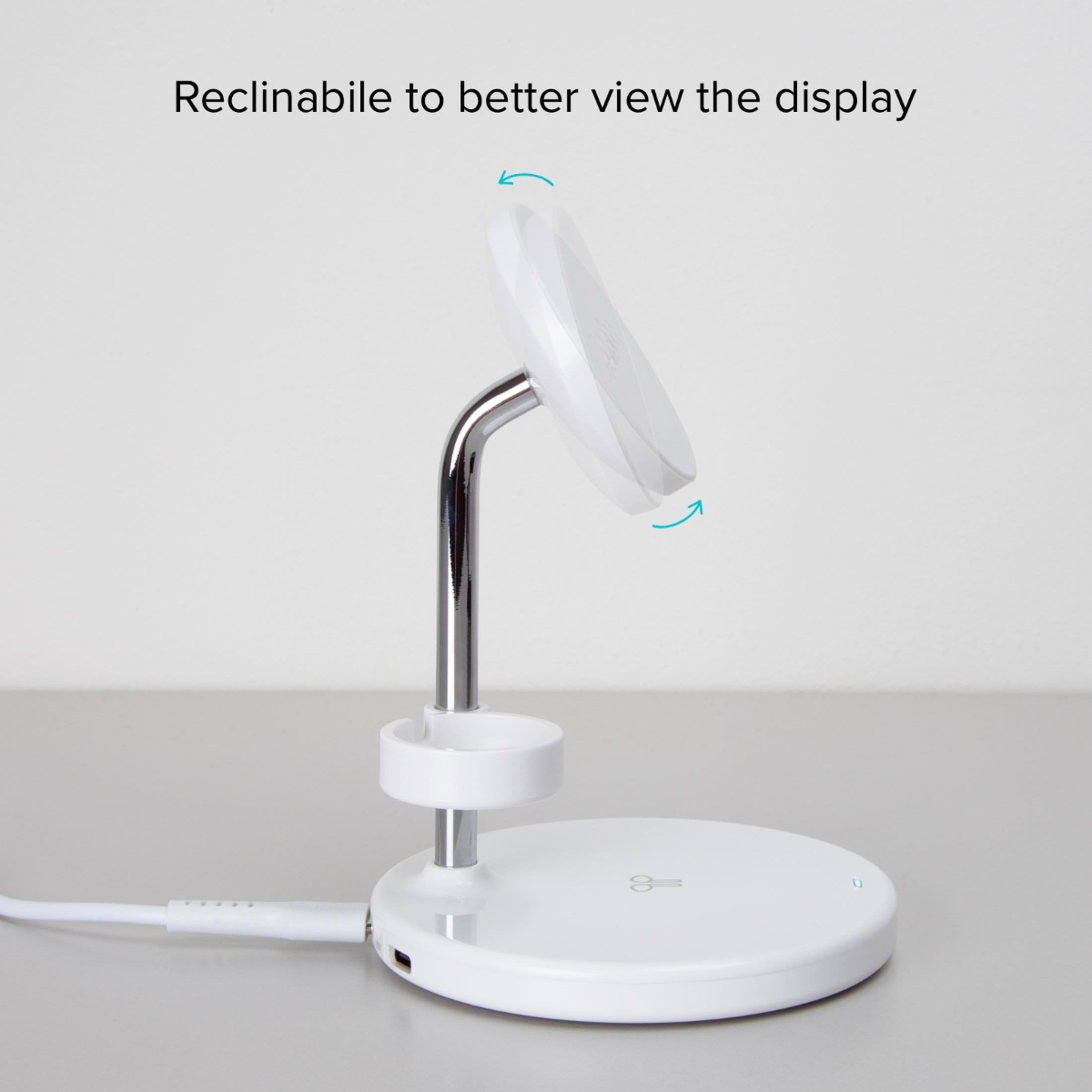 Supporto bianco con porta di ricarica e braccio girevole che tiene un telefono.