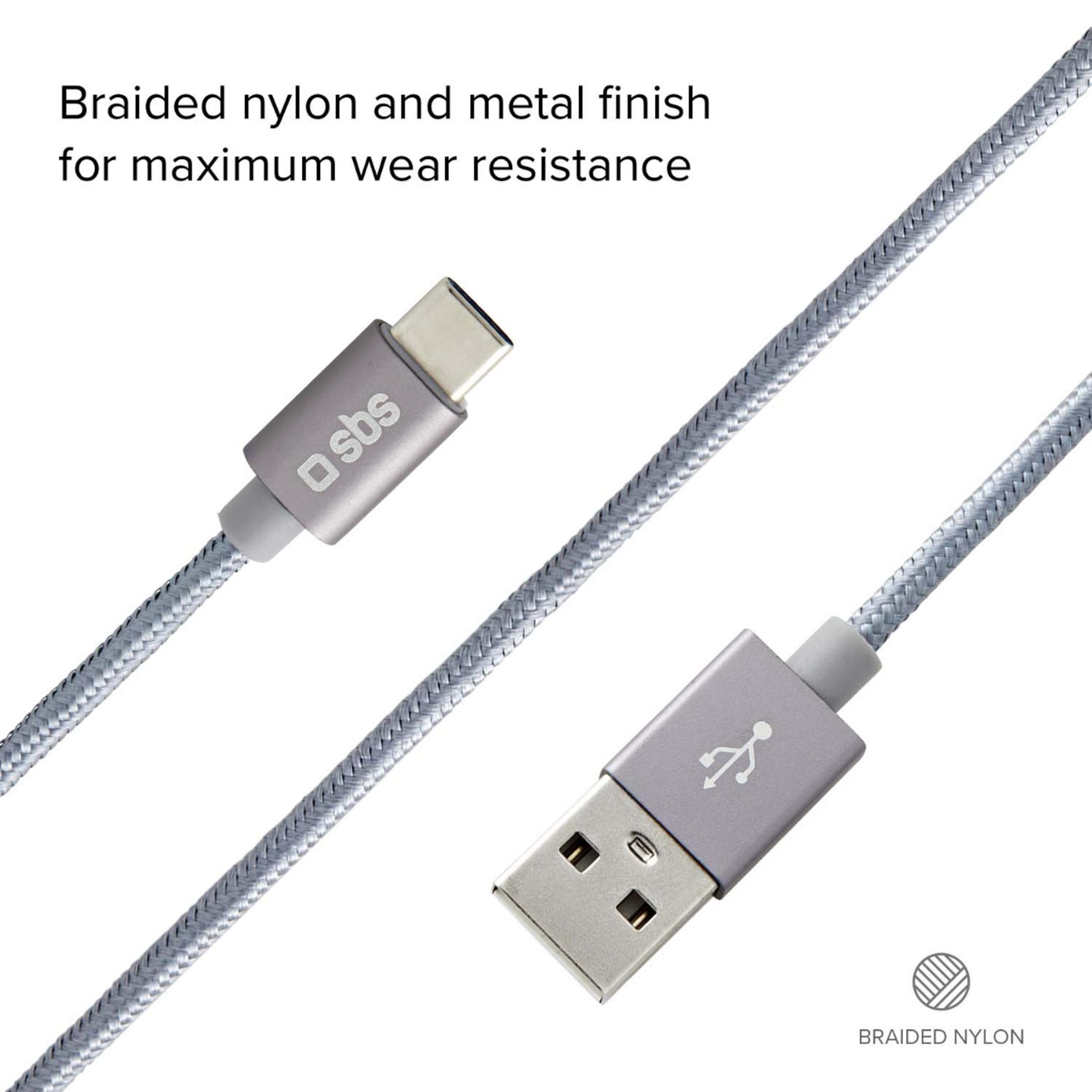 Un cable USB-C a USB-A gris trenzado con conectores metálicos.