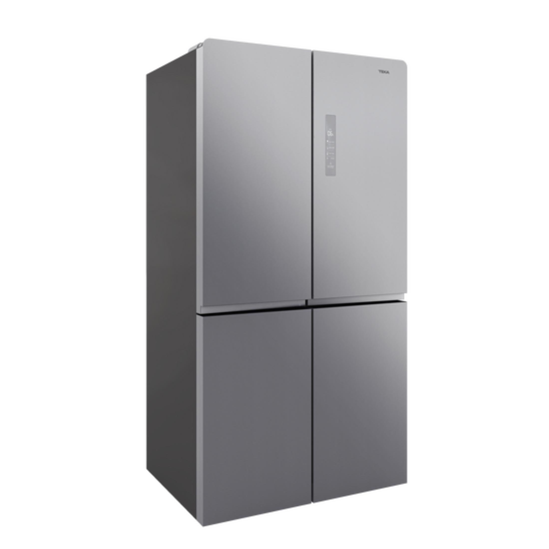 Un refrigerador moderno plateado de cuatro puertas con pantalla táctil.