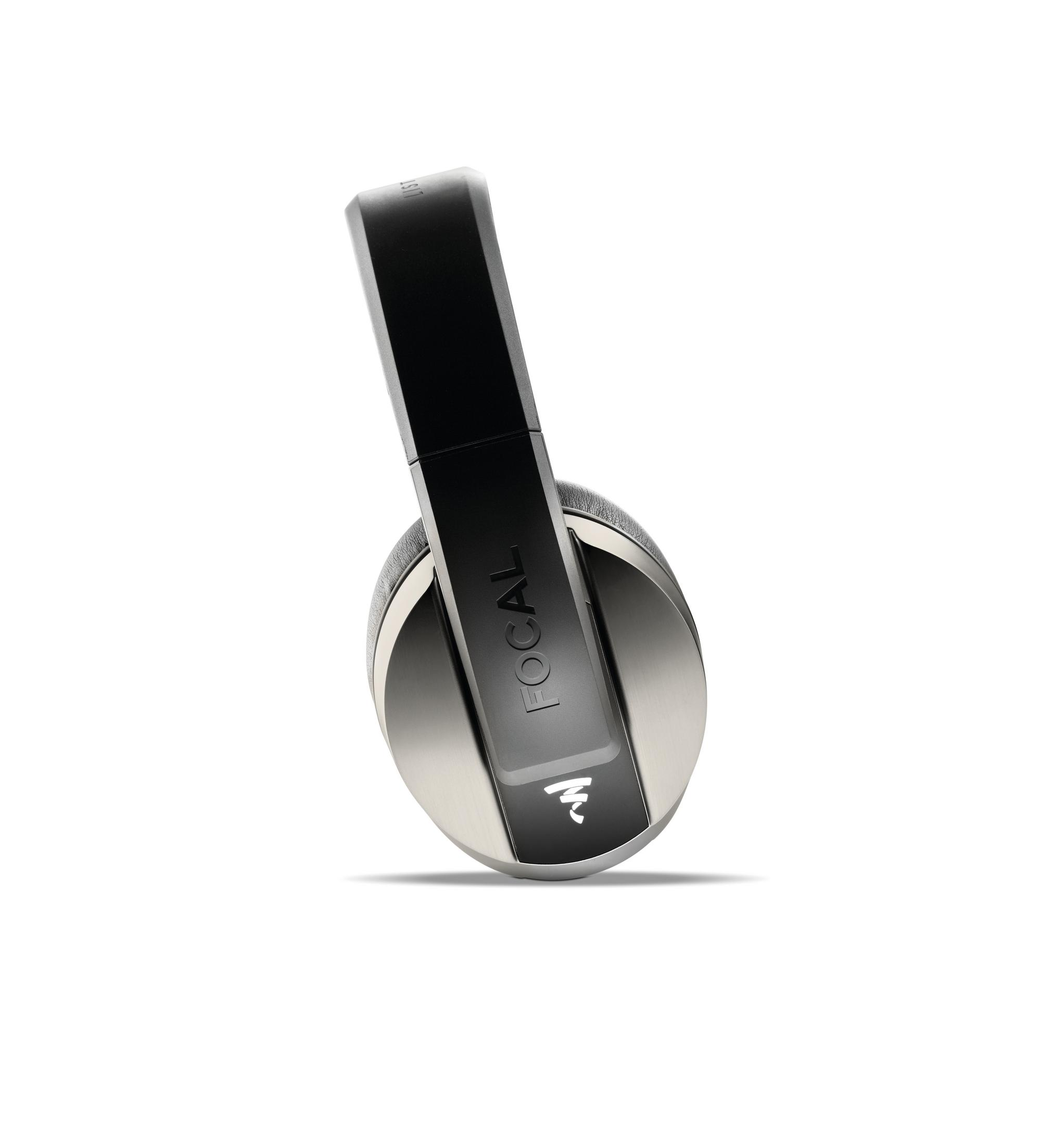 Cuffie nere con accenti argentati e logo FOCAL.