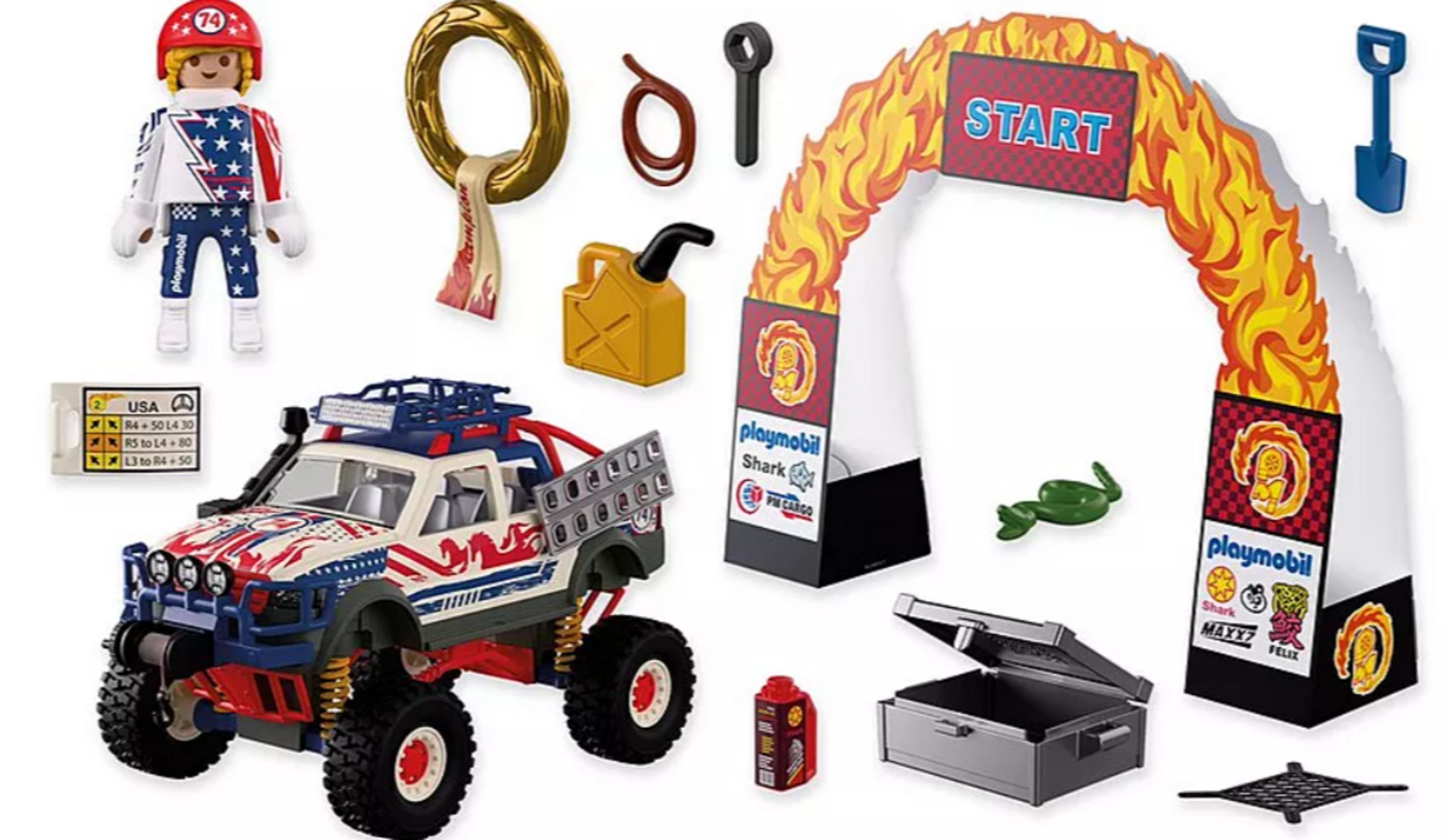 Coche de carreras Playmobil con arco de salida de llamas, figura, bidón de gasolina y accesorios.