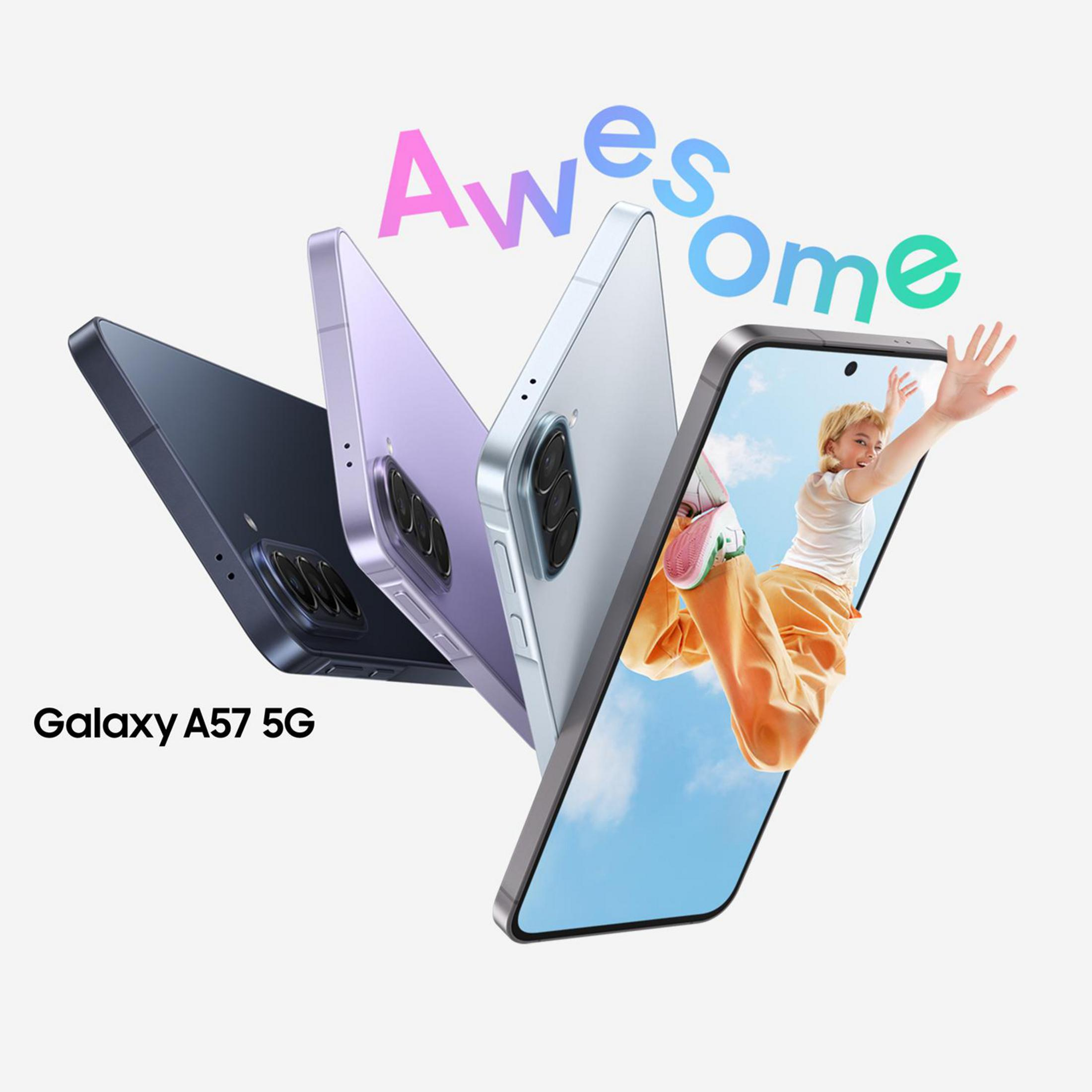 Trzy telefony Samsung Galaxy A57 5G w kolorach granatowym, fioletowym i srebrnym.