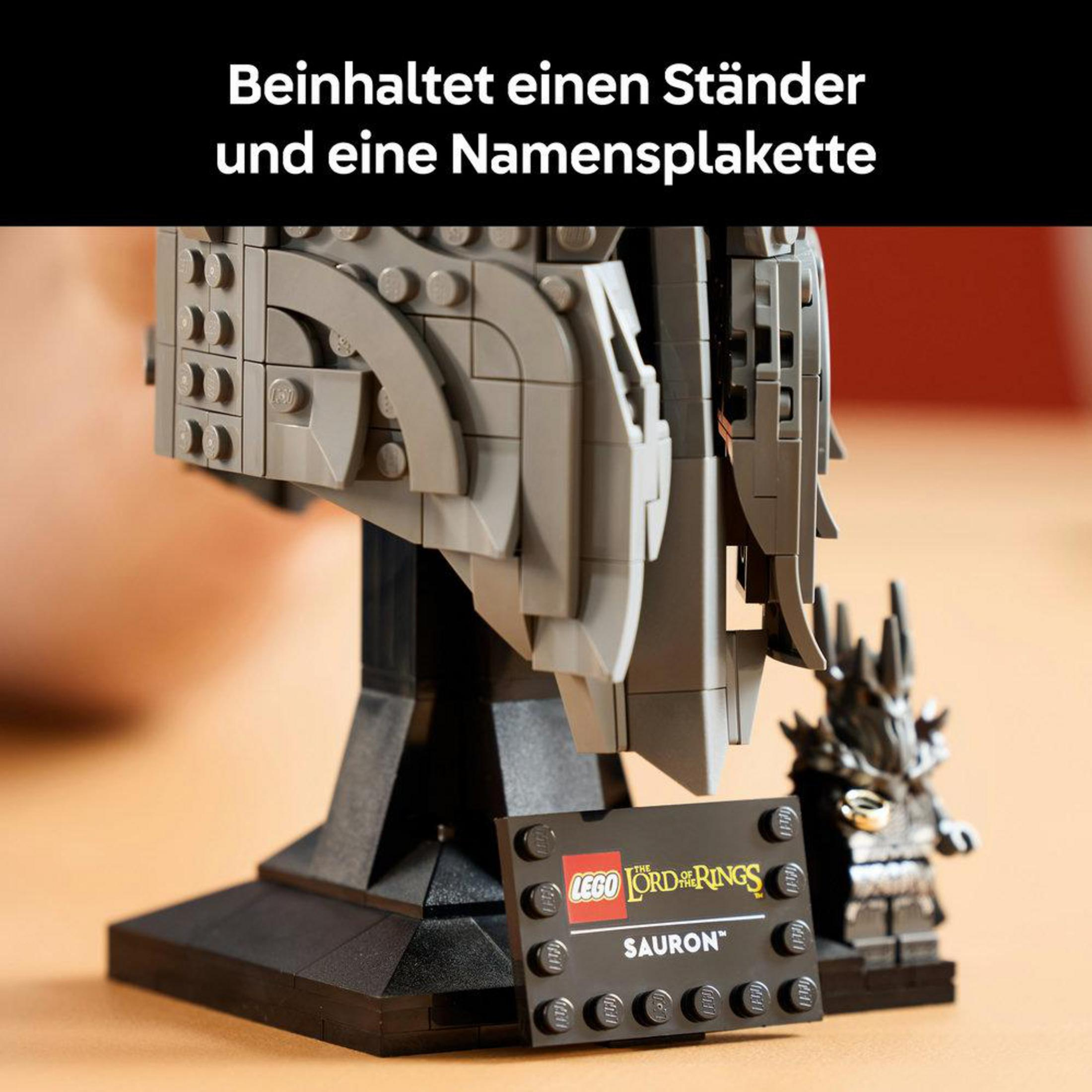 Lego Sauron figürü stant ve isimlik ile.