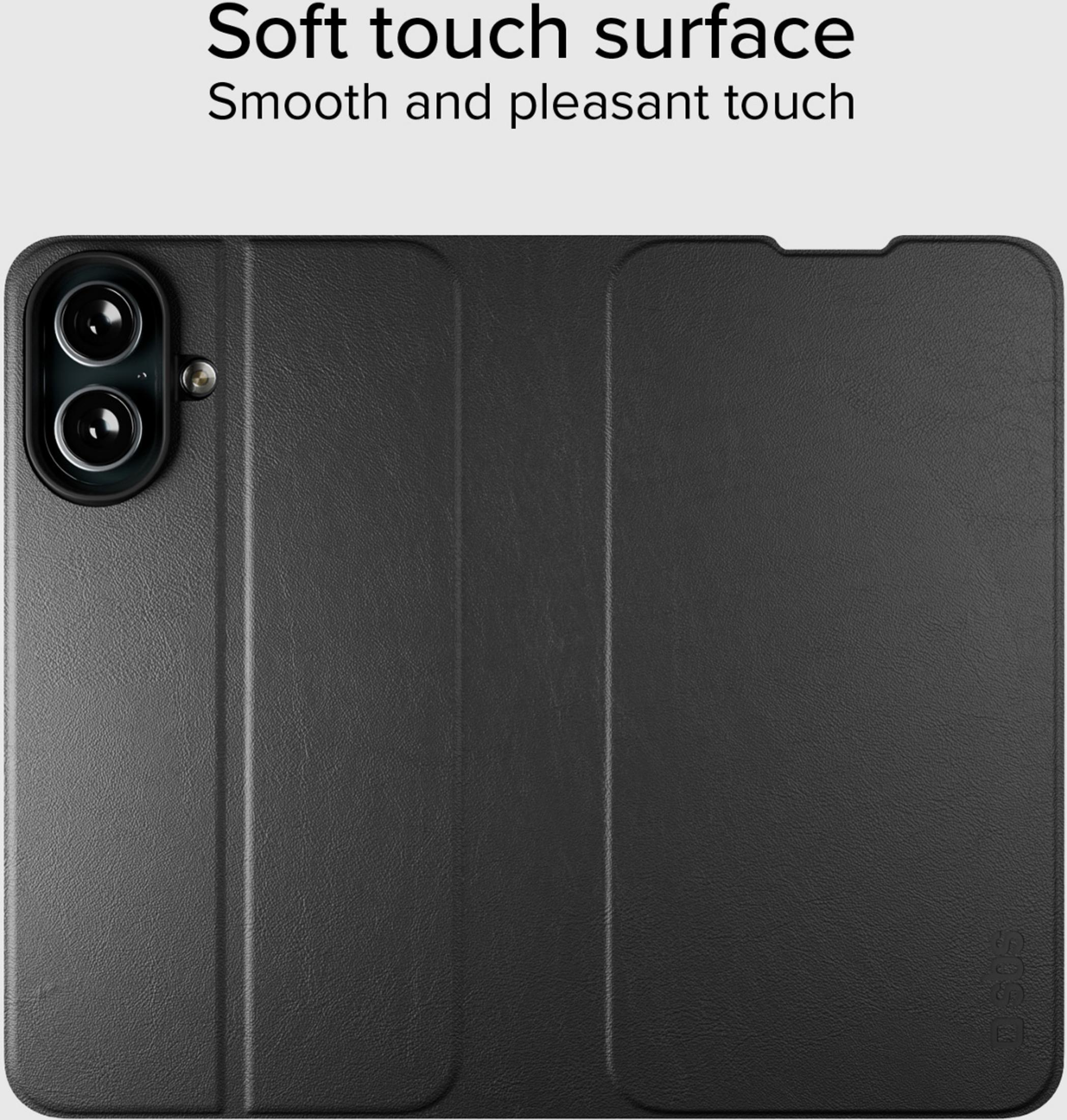 Funda de teléfono negra texturizada con recorte de cámara.
