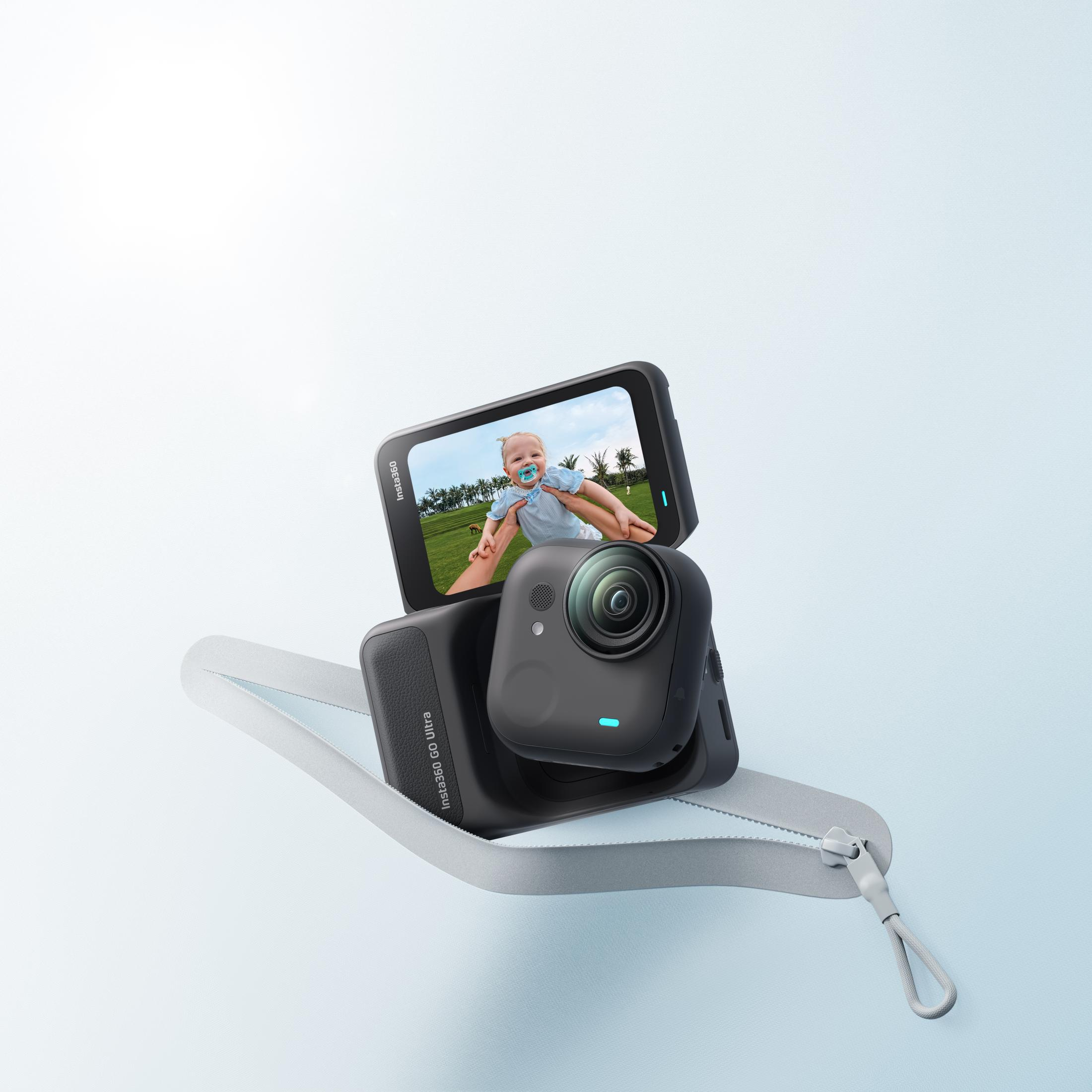 Eine schwarze 360-Grad-Kamera mit einem auf dem Bildschirm abgebildeten Baby.