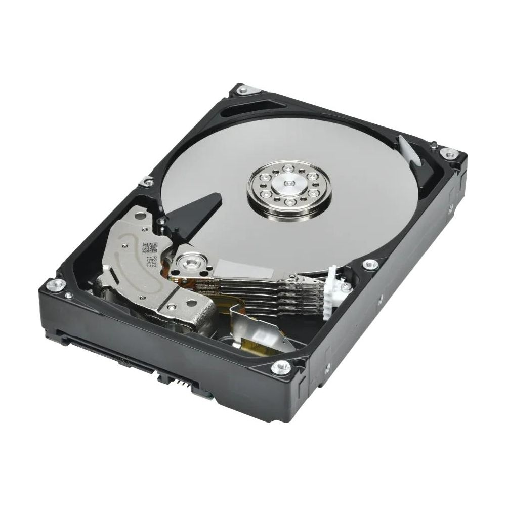 Gümüş diskleri ve okuma/yazma kafaları olan açık bir sabit disk sürücüsü.
