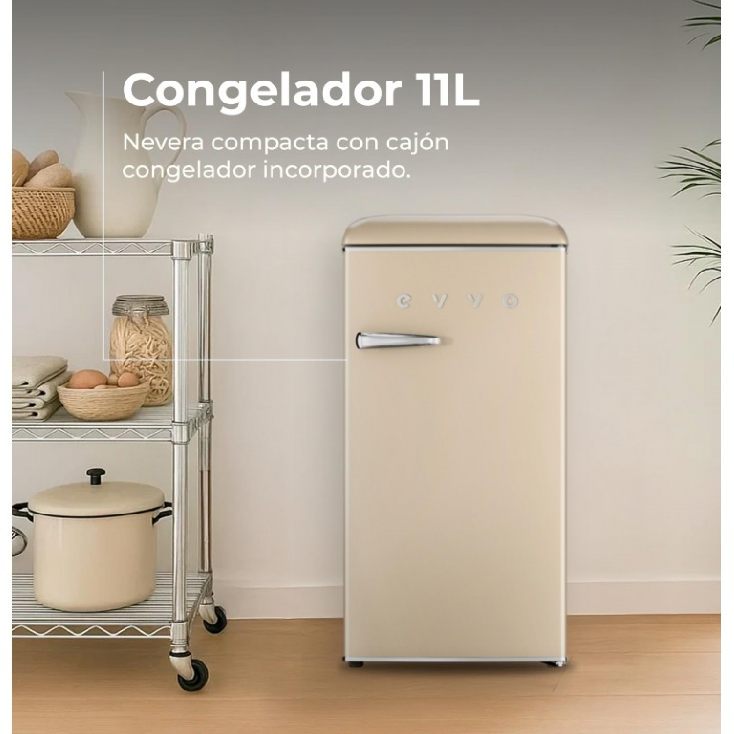 Una mini-nevera beige estilo retro junto a un estante metálico con artículos de cocina.