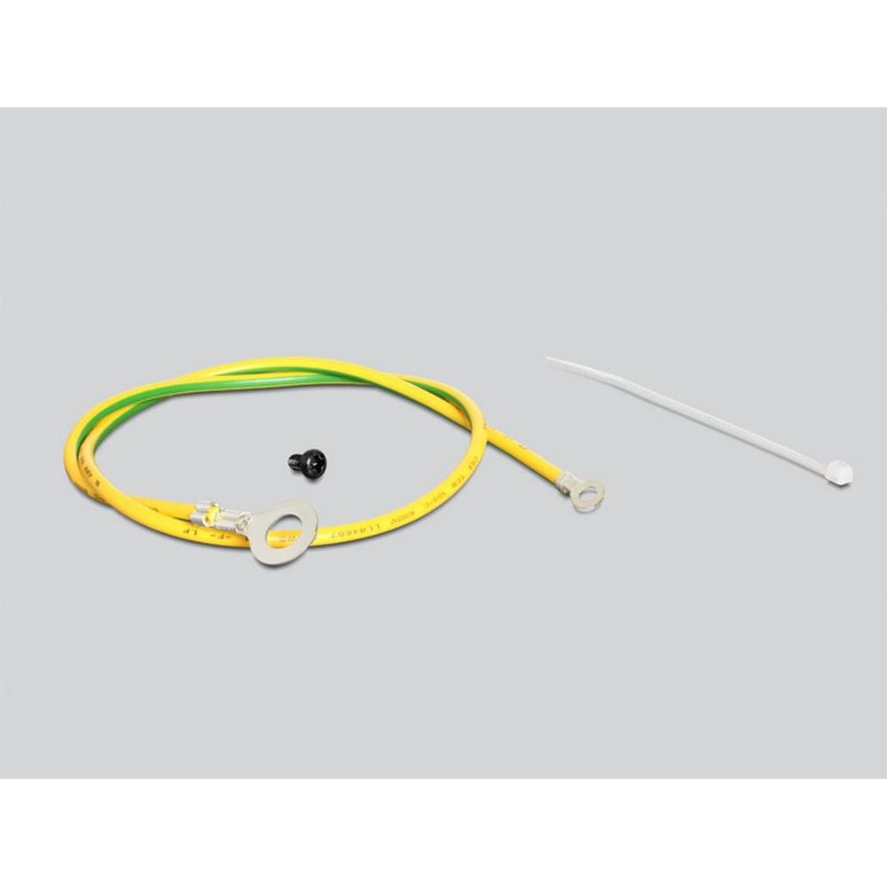 Gelbes und grünes Kabel mit Ringkabelschuh, schwarzer Schraube und weißem Kabelbinder.