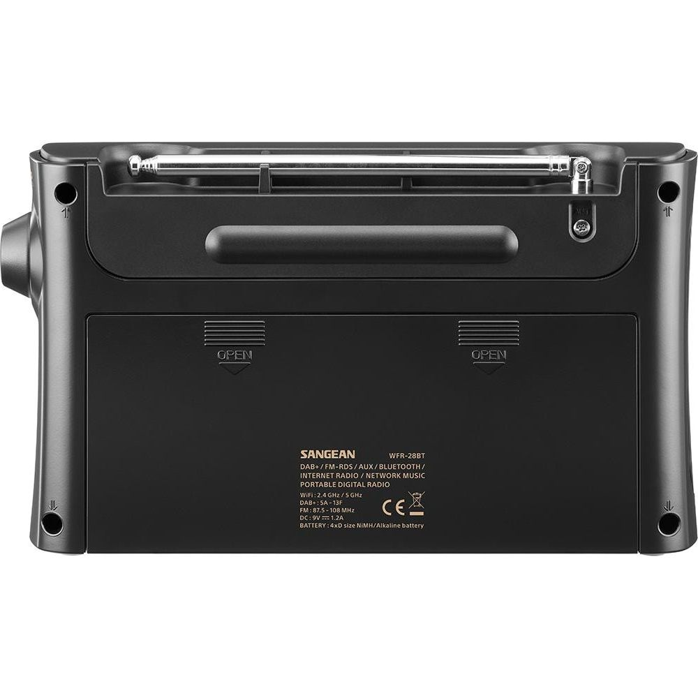 Radio numérique Sangean WFR-28BT noire avec antenne extensible et portes de compartiment batterie ouvertes.