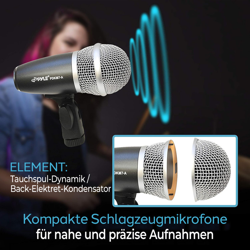Ein schwarzes Mikrofon mit silbernem Gitter und Schallwellen.