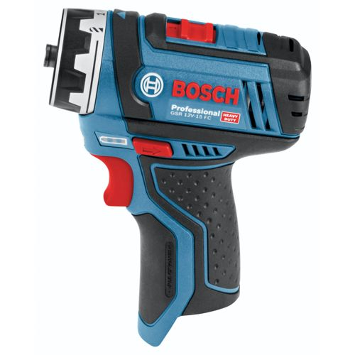 Une perceuse sans fil Bosch bleue avec des accents rouges et noirs.