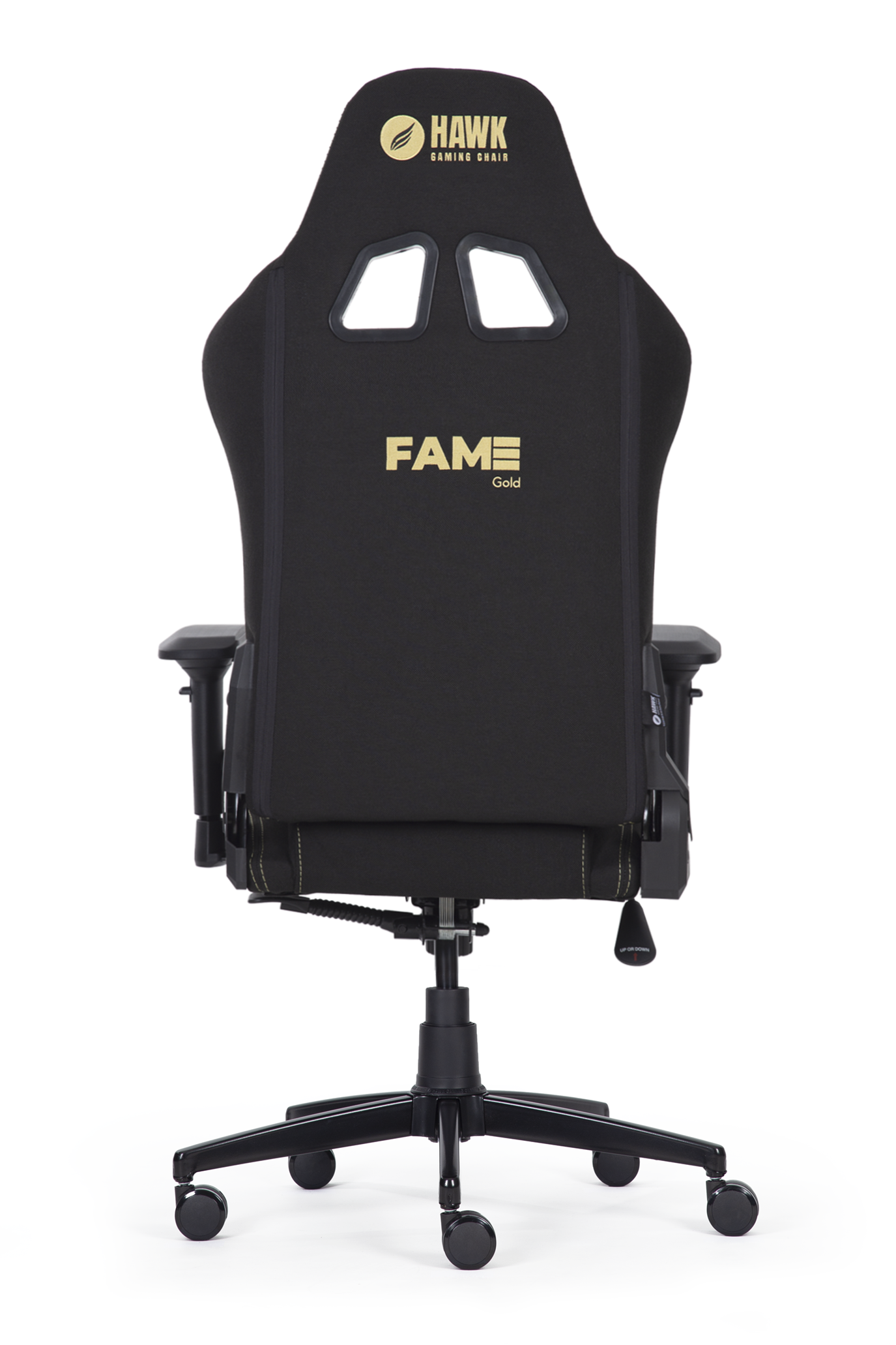 Altın renkli HAWK logosu ve "FAME Gold" yazısı olan siyah oyuncu koltuğu.
