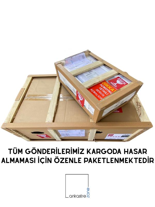 Ahşap kasalı destekli ve uyarı etiketli iki özenle paketlenmiş koli.