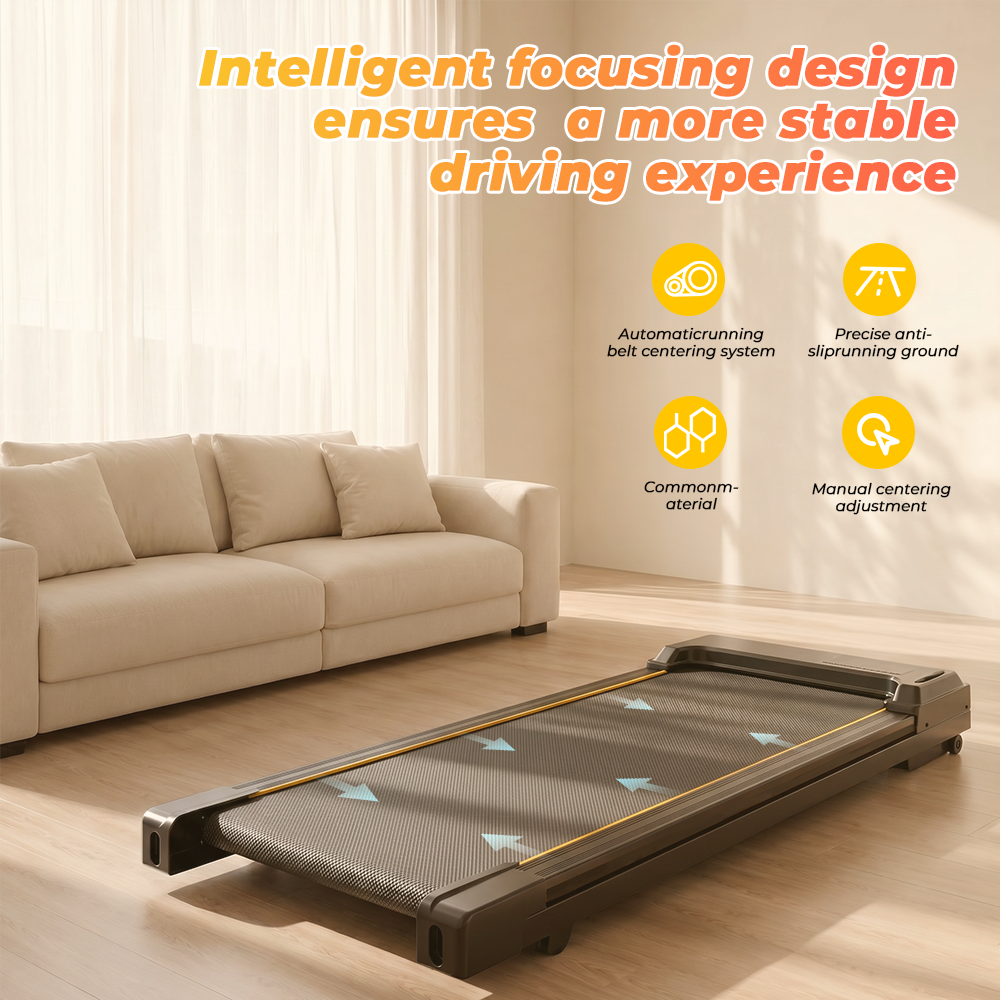 Un tapis roulant scuro si trova in un soggiorno accanto a un divano. Quattro icone descrivono le caratteristiche.